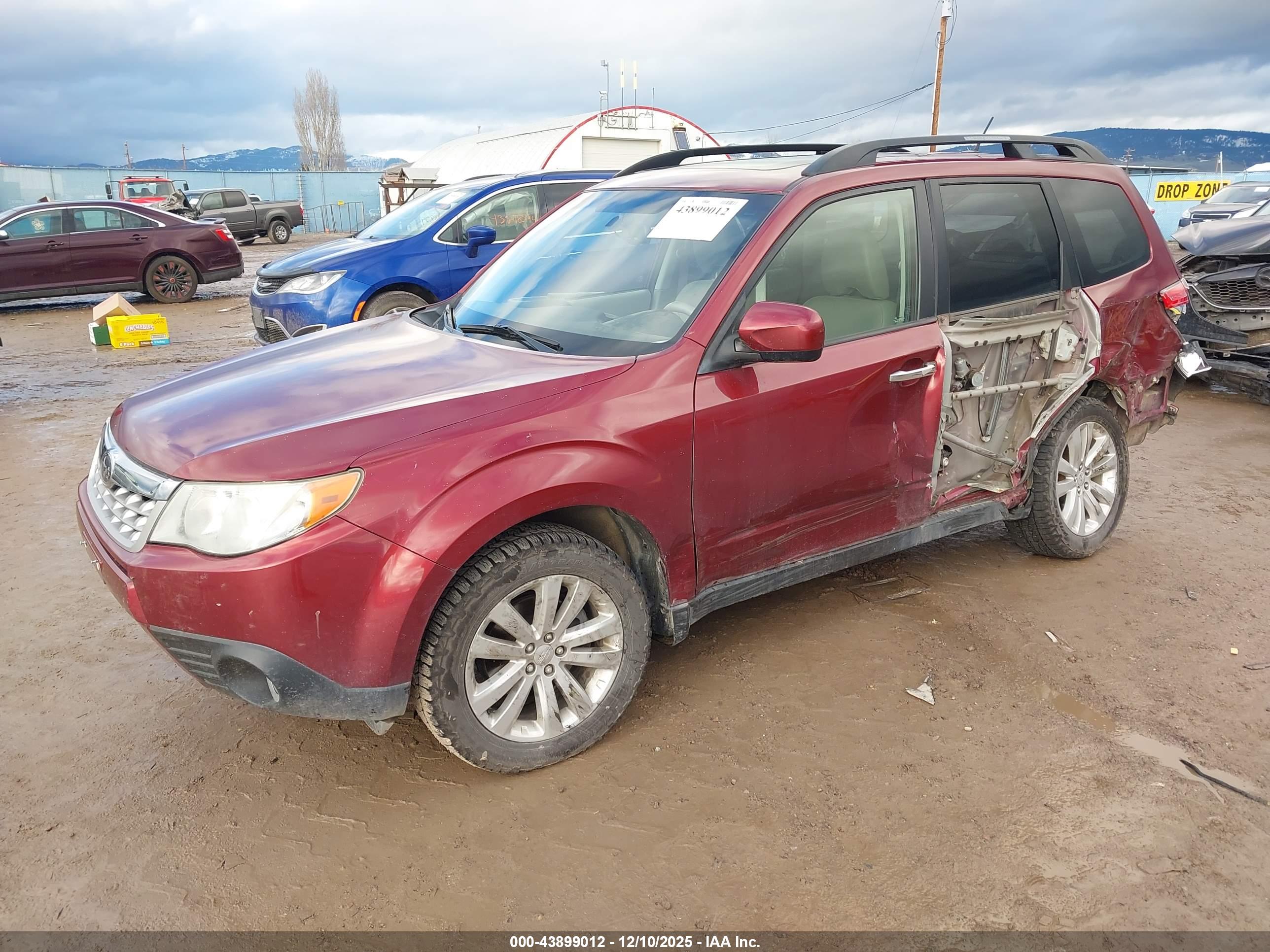SUBARU FORESTER image 2