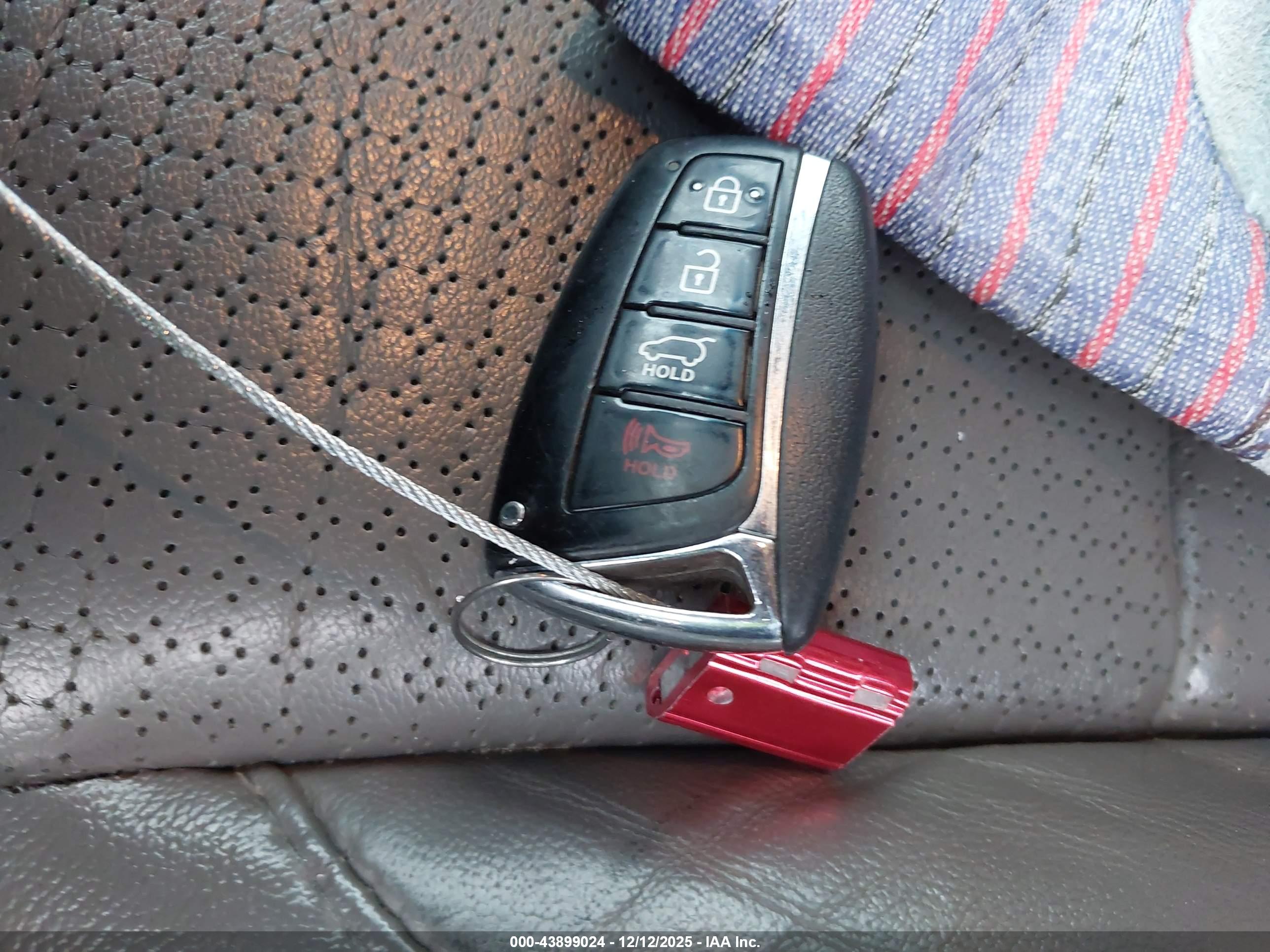 HYUNDAI SANTA image 11