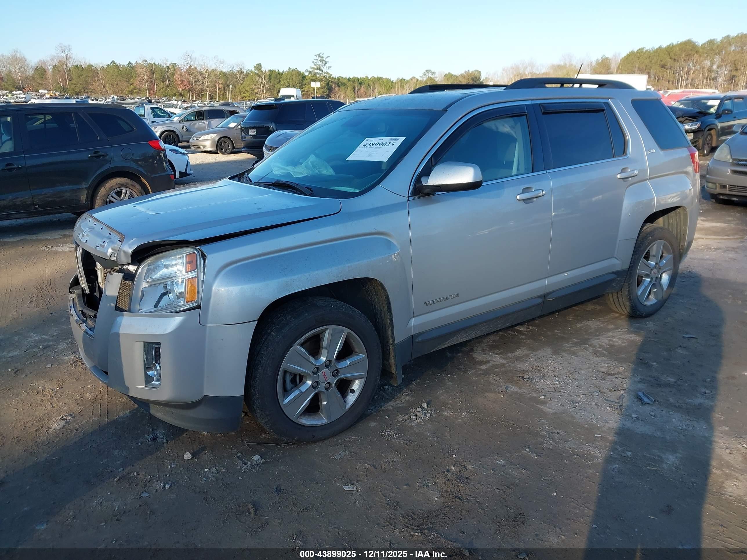 GMC TERRAIN image 2