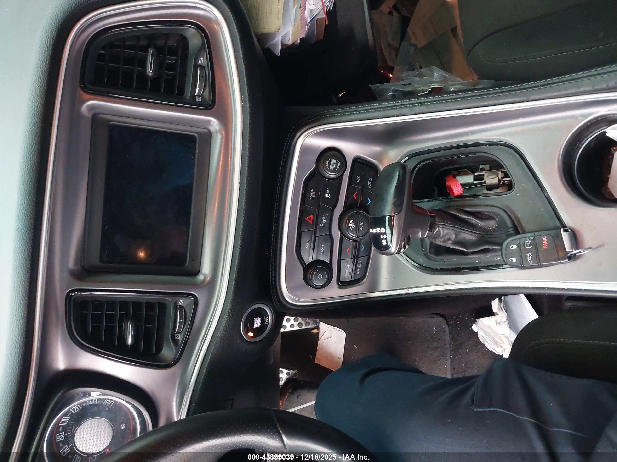 DODGE CHALLENGER image 11