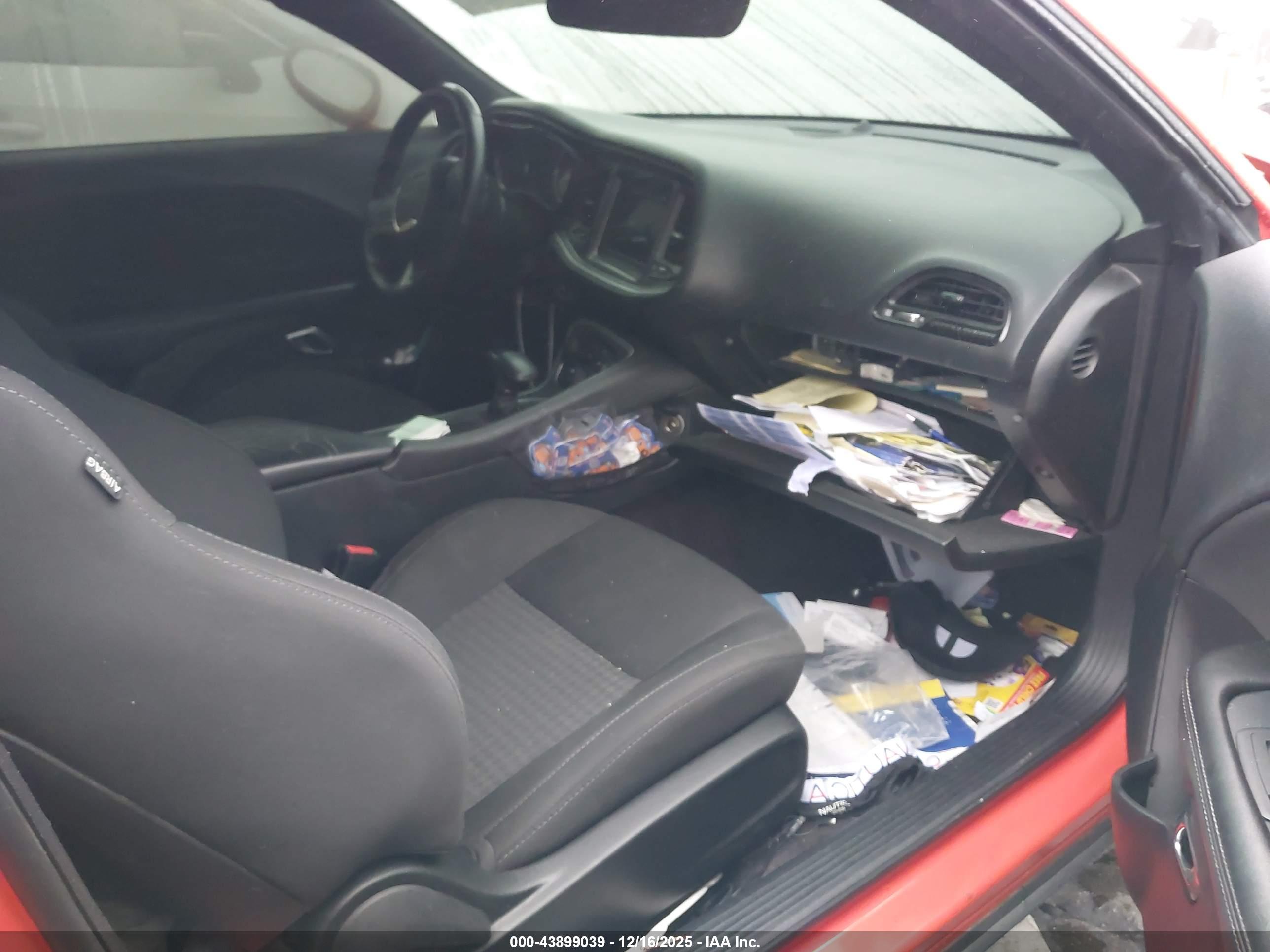 DODGE CHALLENGER image 5