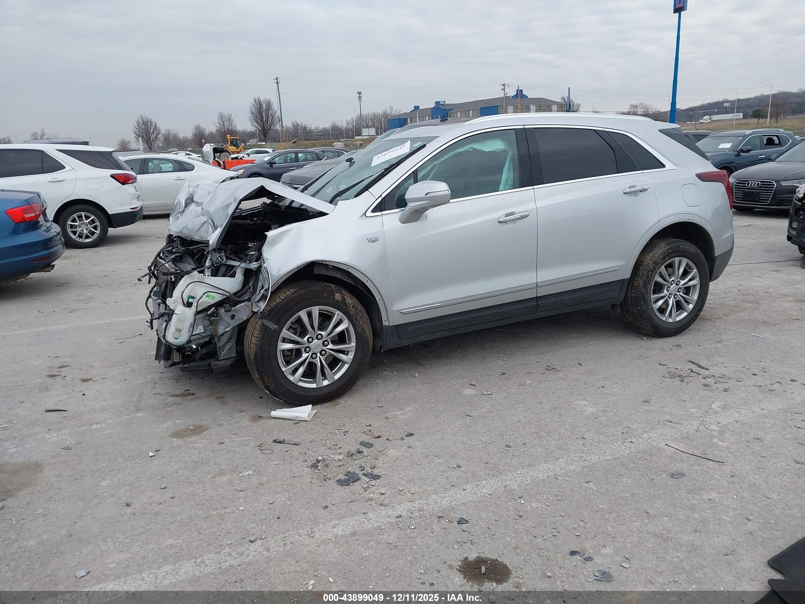 CADILLAC XT5 image 2