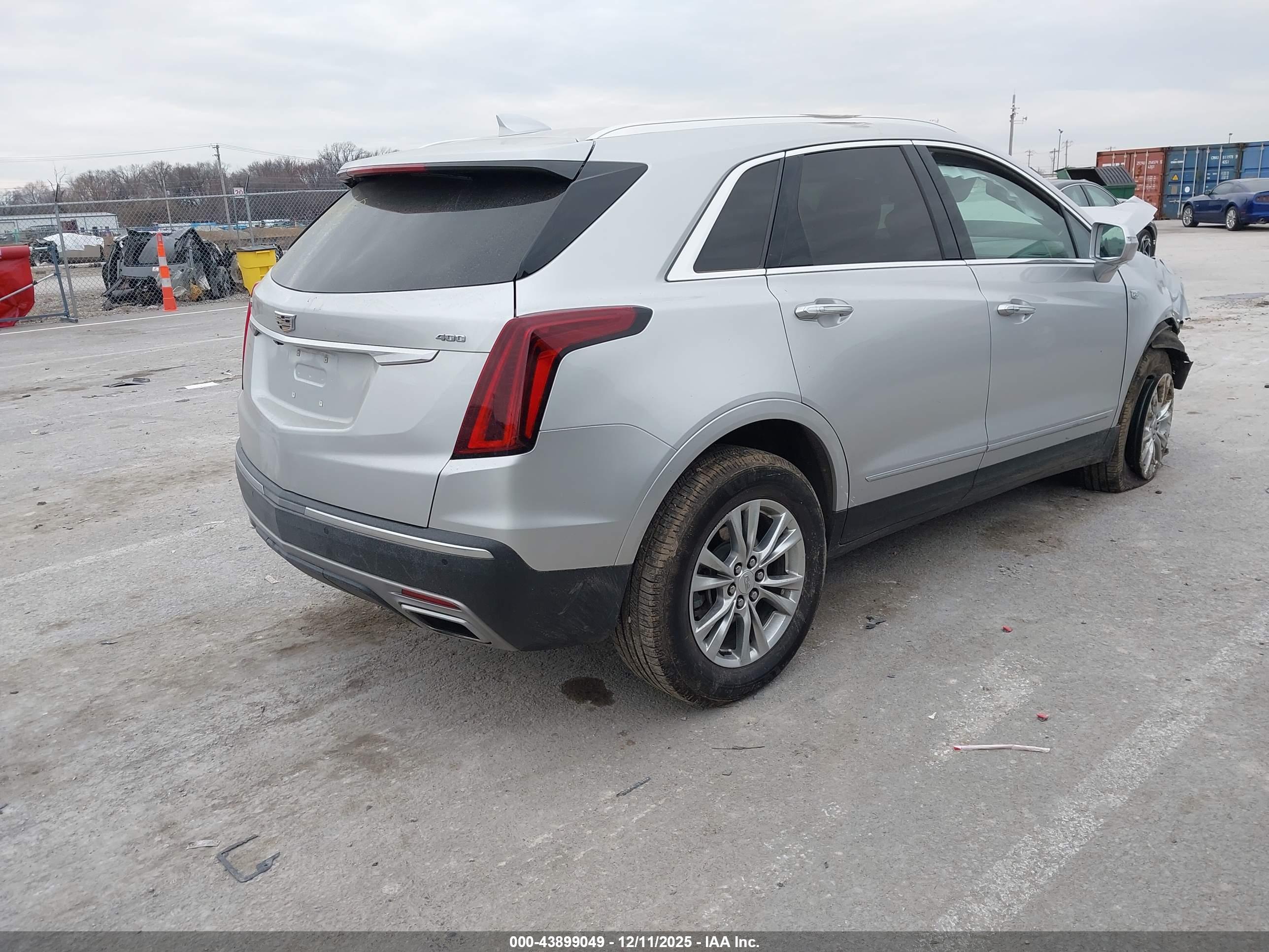 CADILLAC XT5 image 4