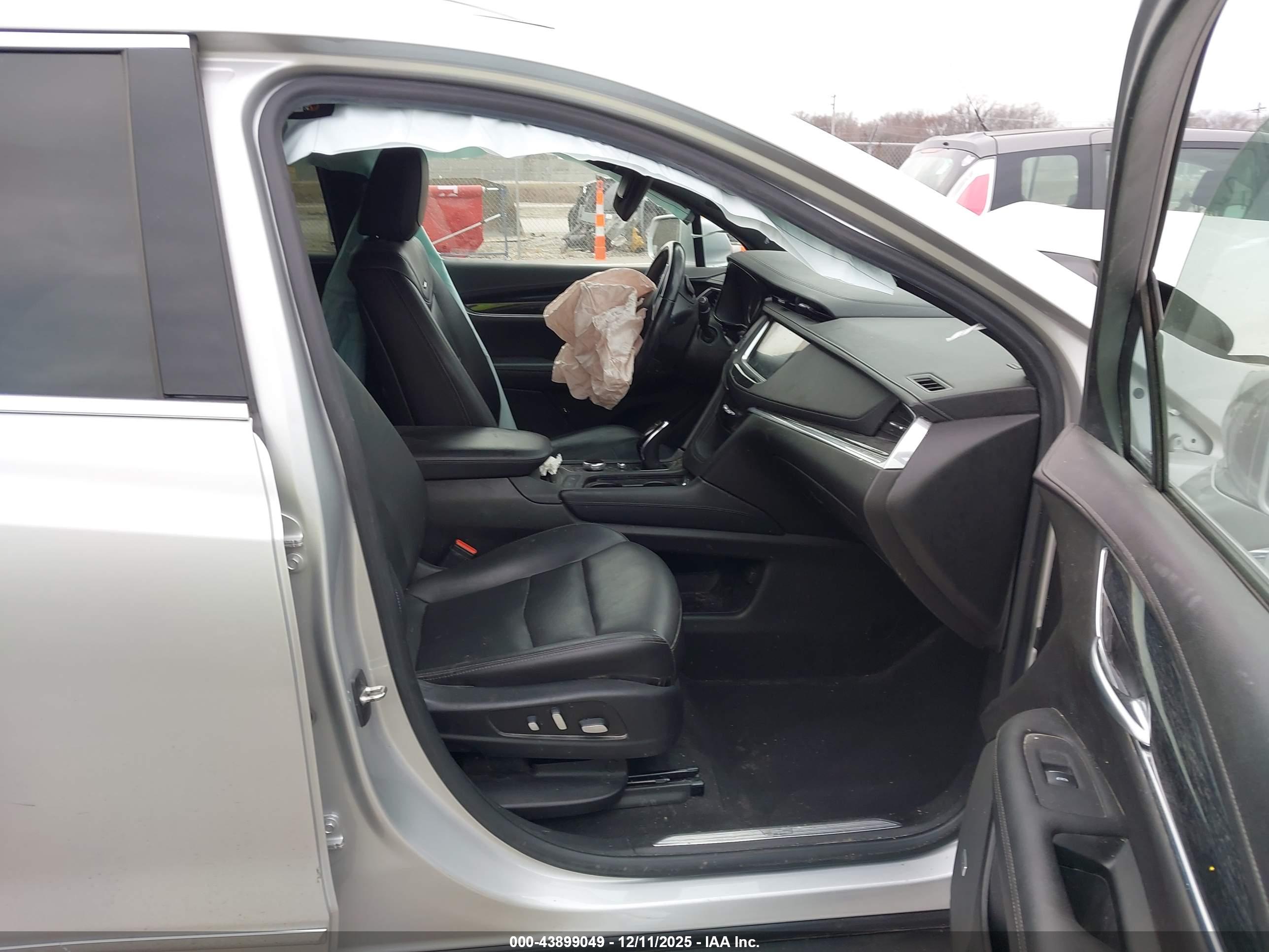 CADILLAC XT5 image 5