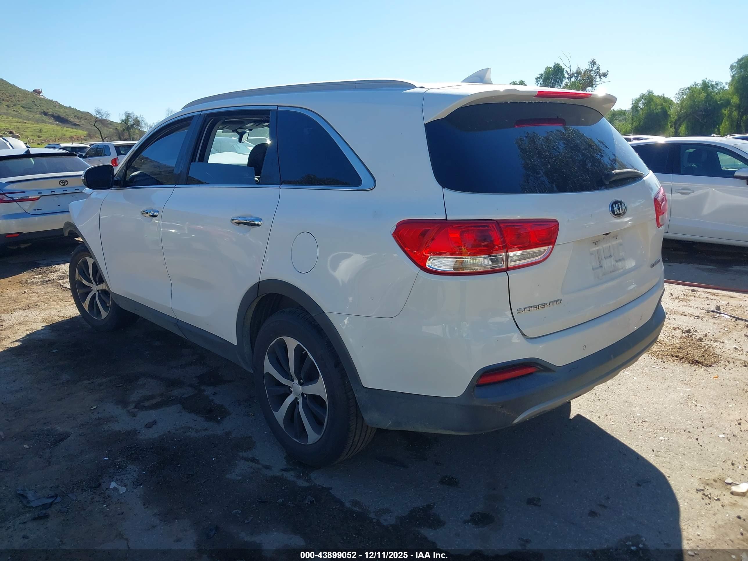 KIA SORENTO image 3