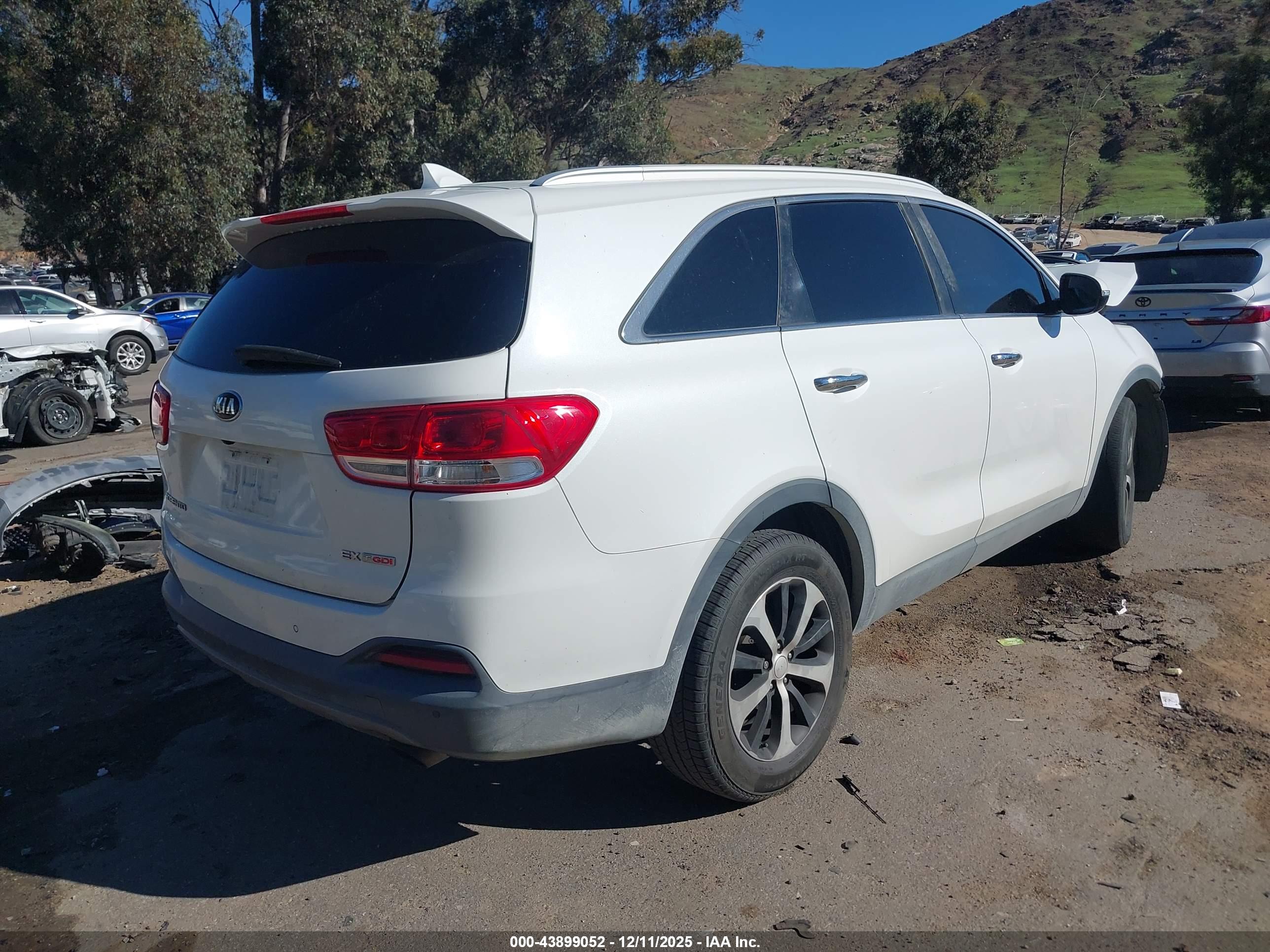 KIA SORENTO image 4
