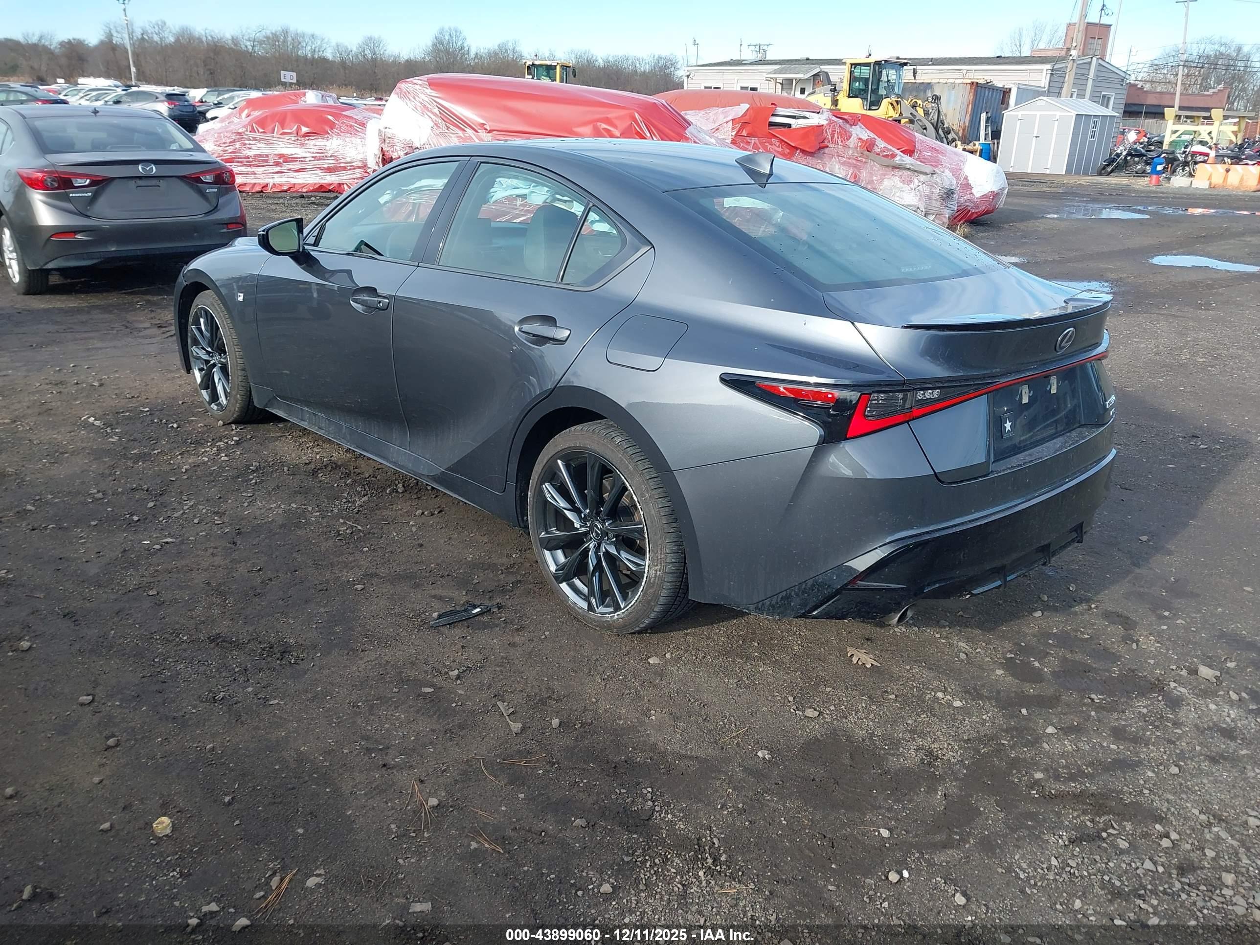 LEXUS IS image 3