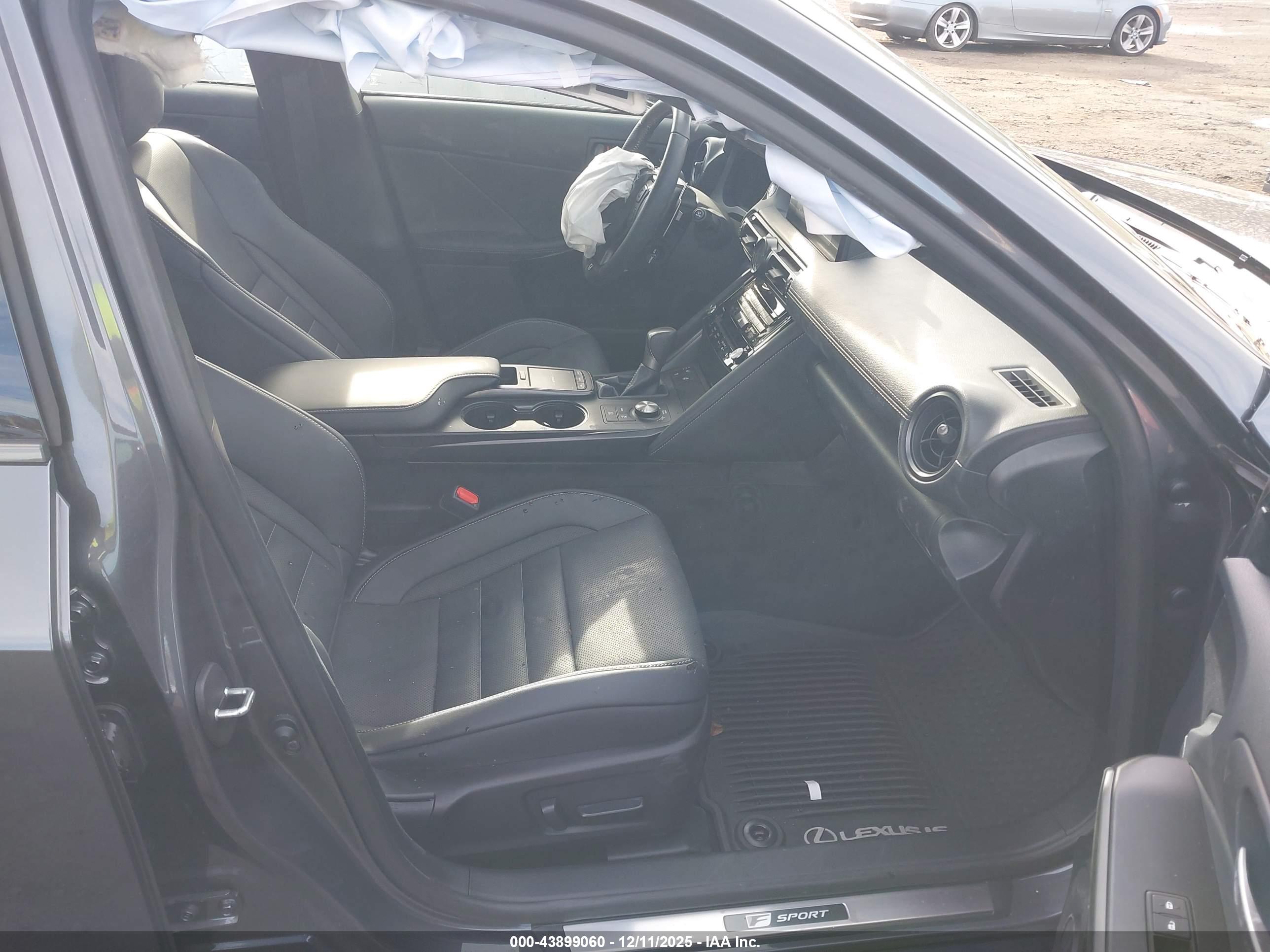 LEXUS IS image 5