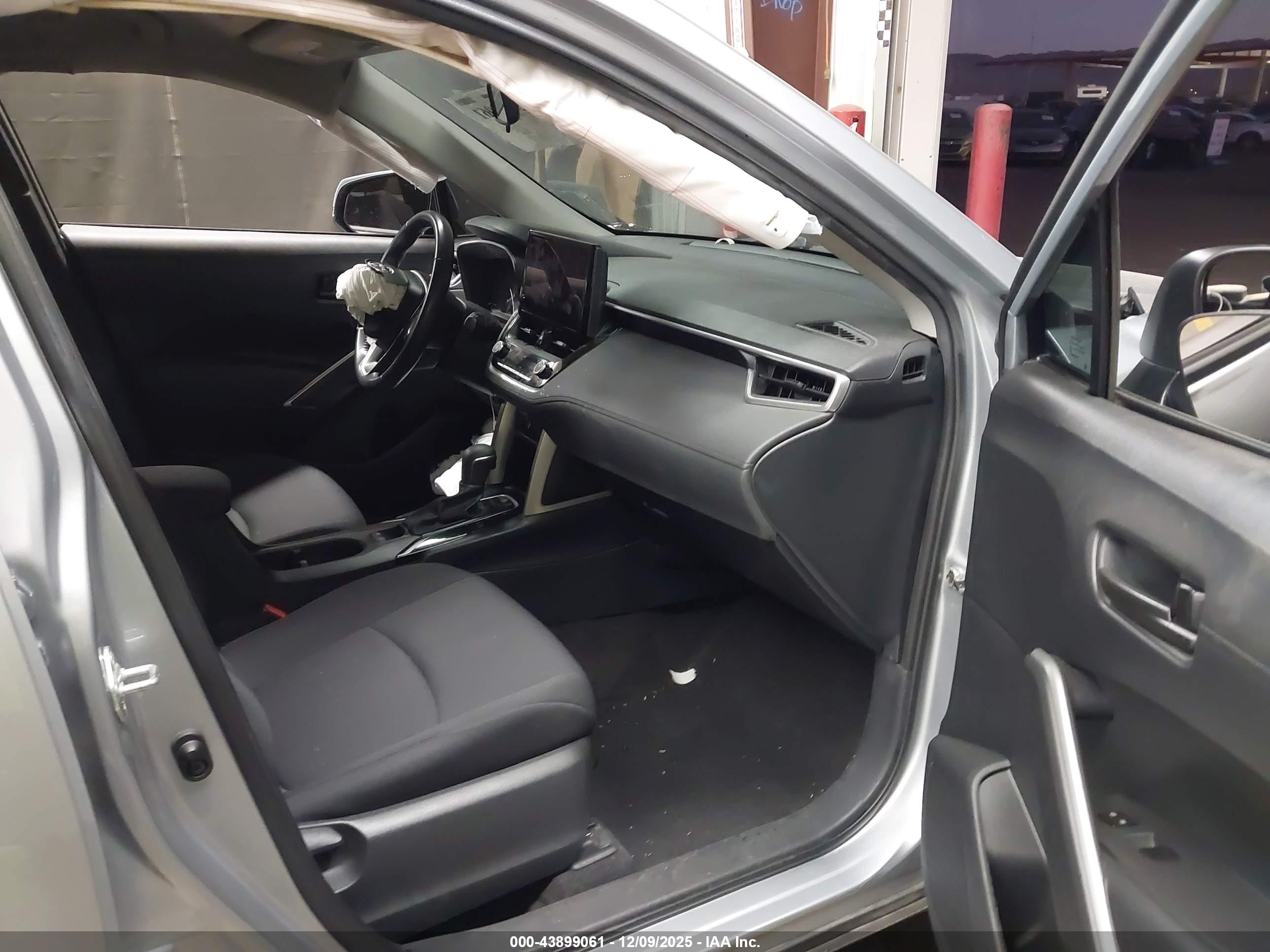TOYOTA COROLLA image 5