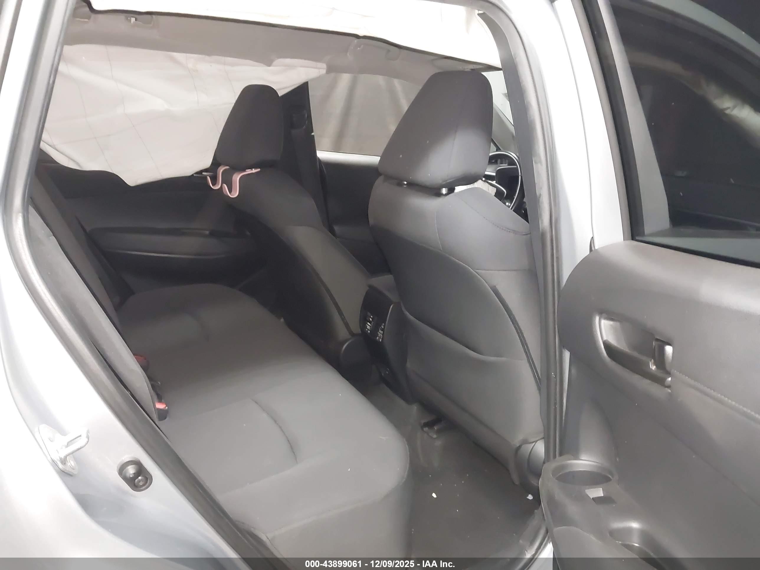 TOYOTA COROLLA image 8