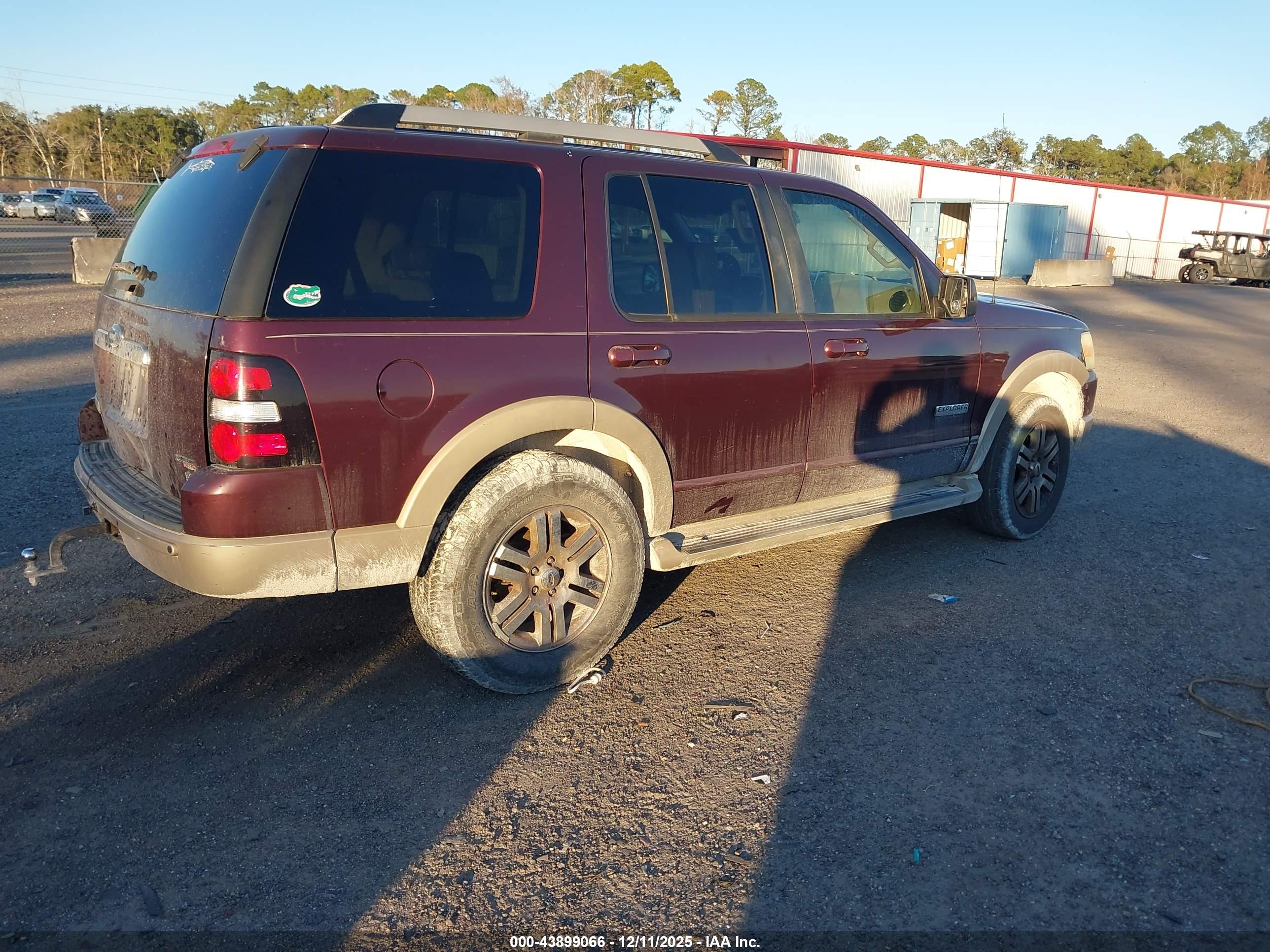 FORD EXPLORER image 4