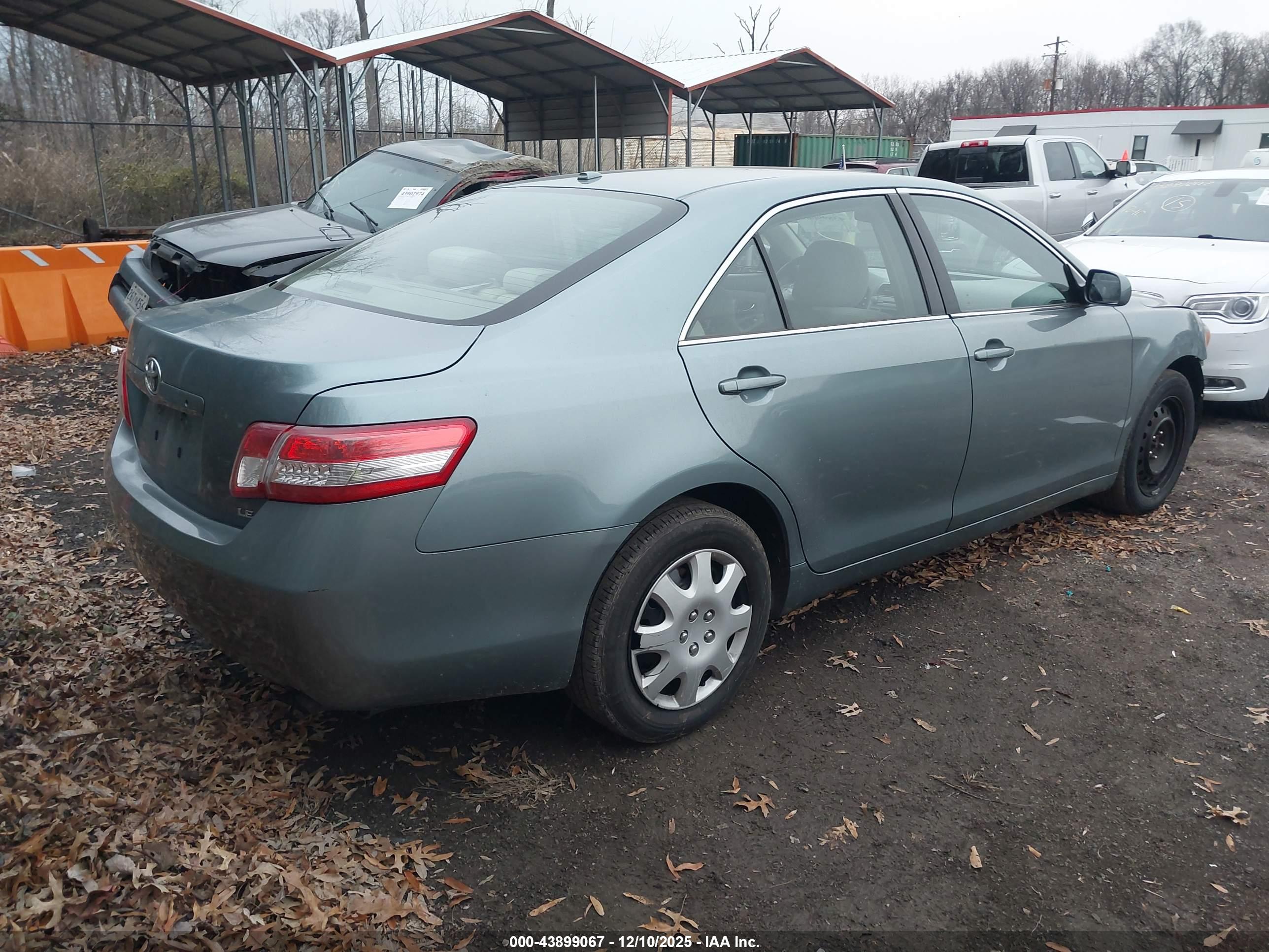 TOYOTA CAMRY image 4