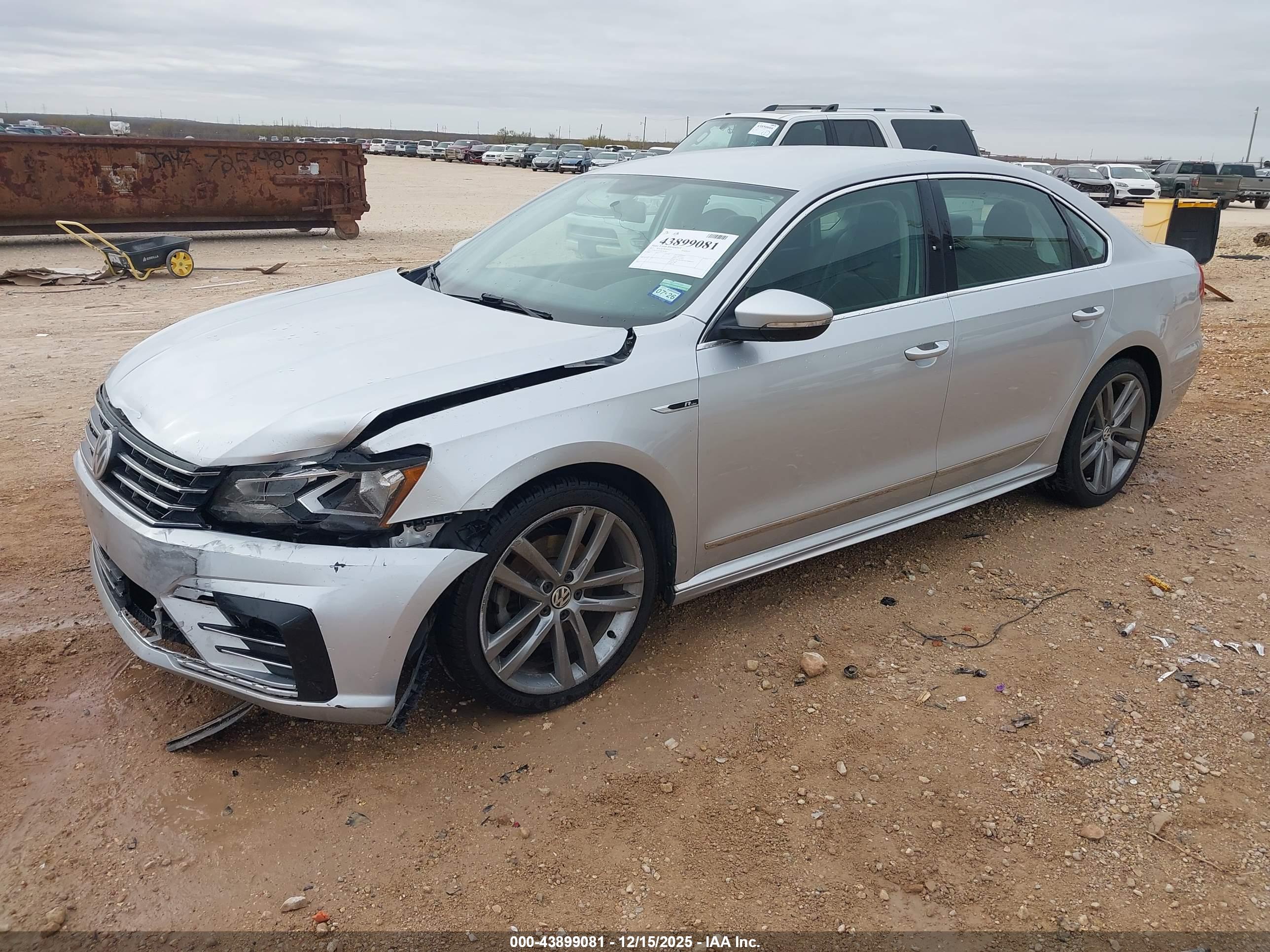 VOLKSWAGEN PASSAT image 2