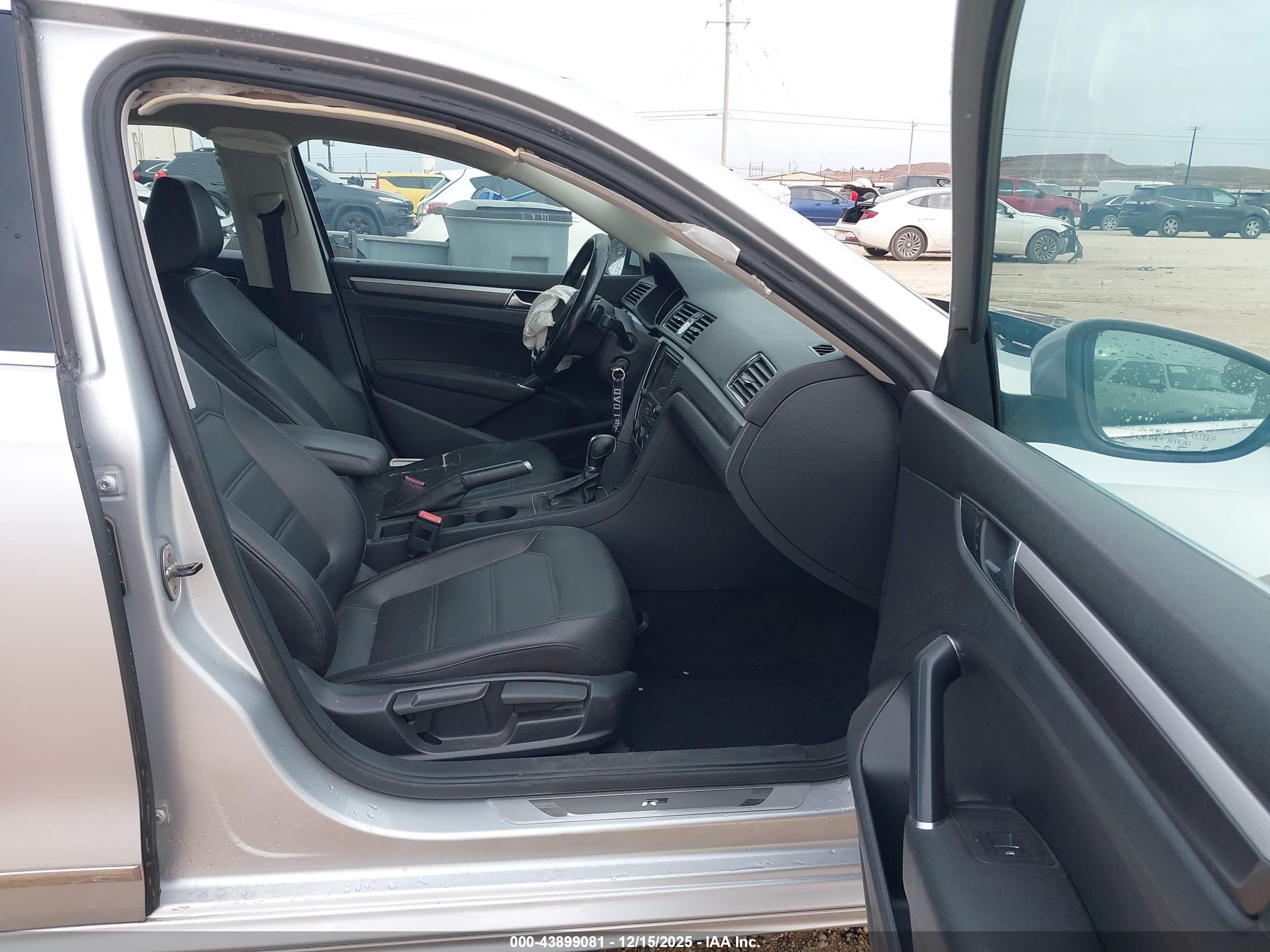 VOLKSWAGEN PASSAT image 5