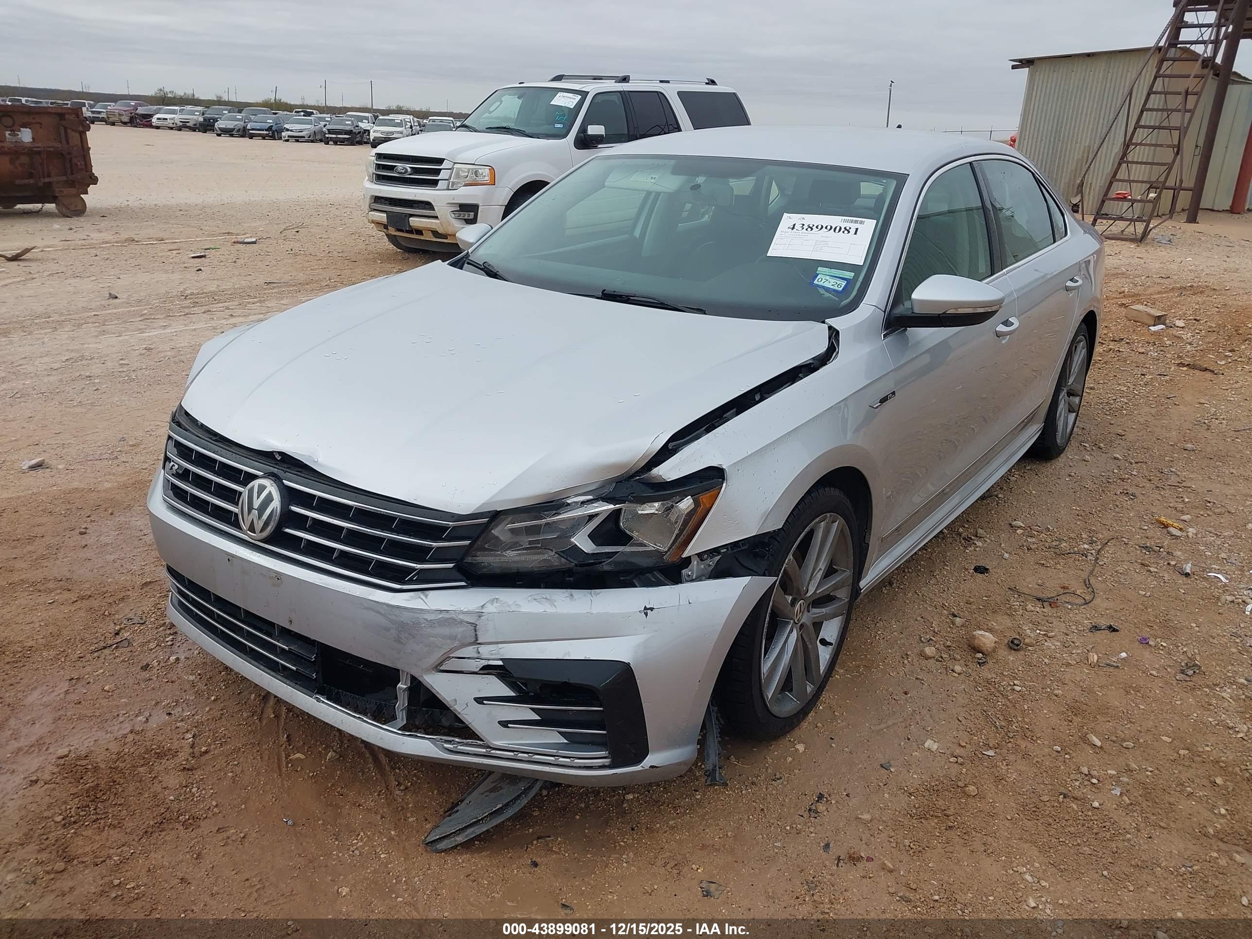 VOLKSWAGEN PASSAT image 6