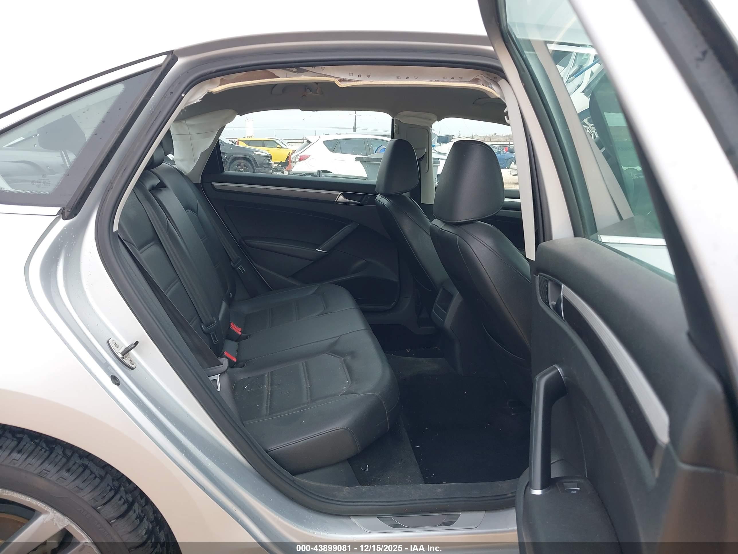 VOLKSWAGEN PASSAT image 8