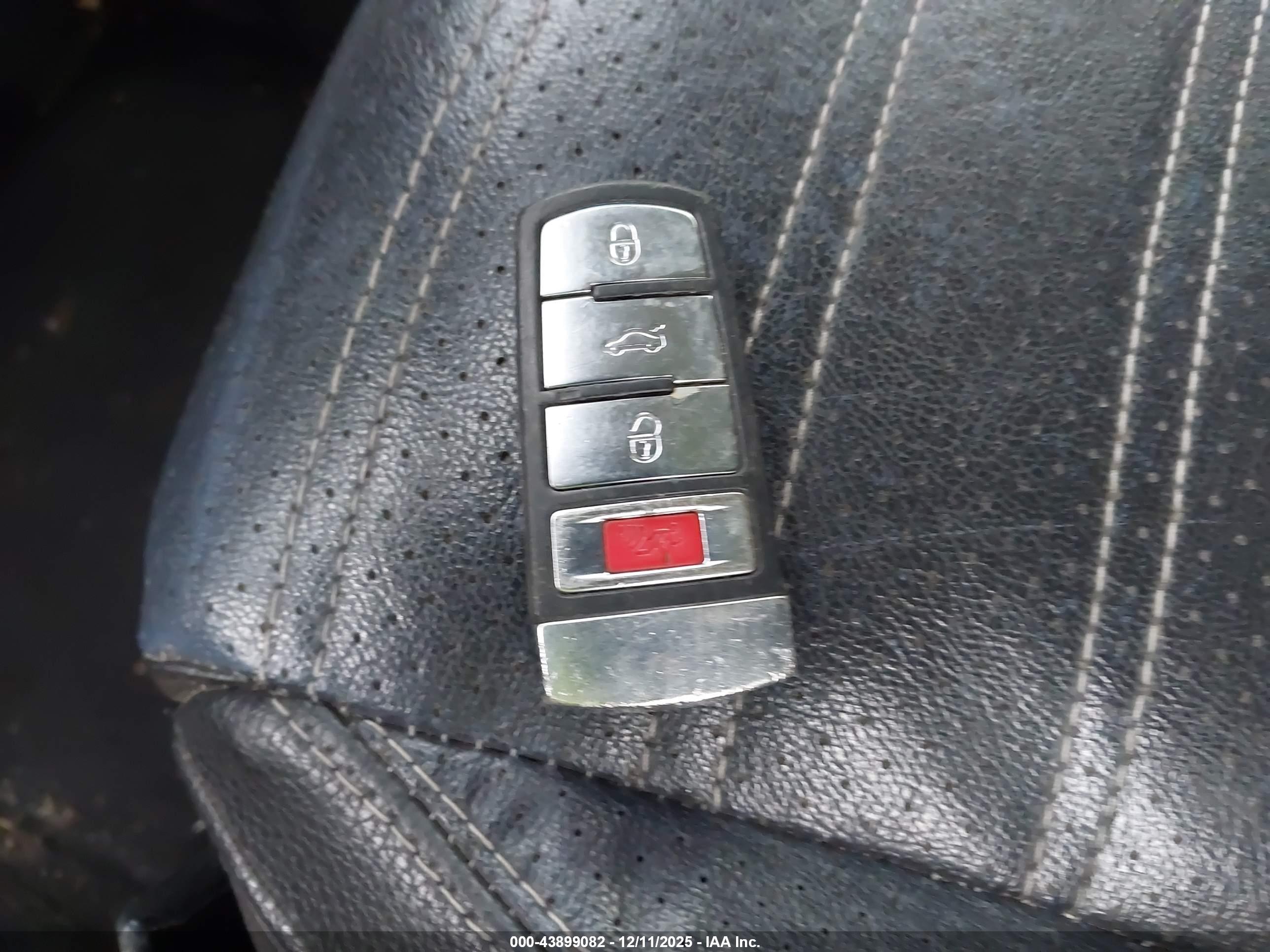 VOLKSWAGEN CC image 11