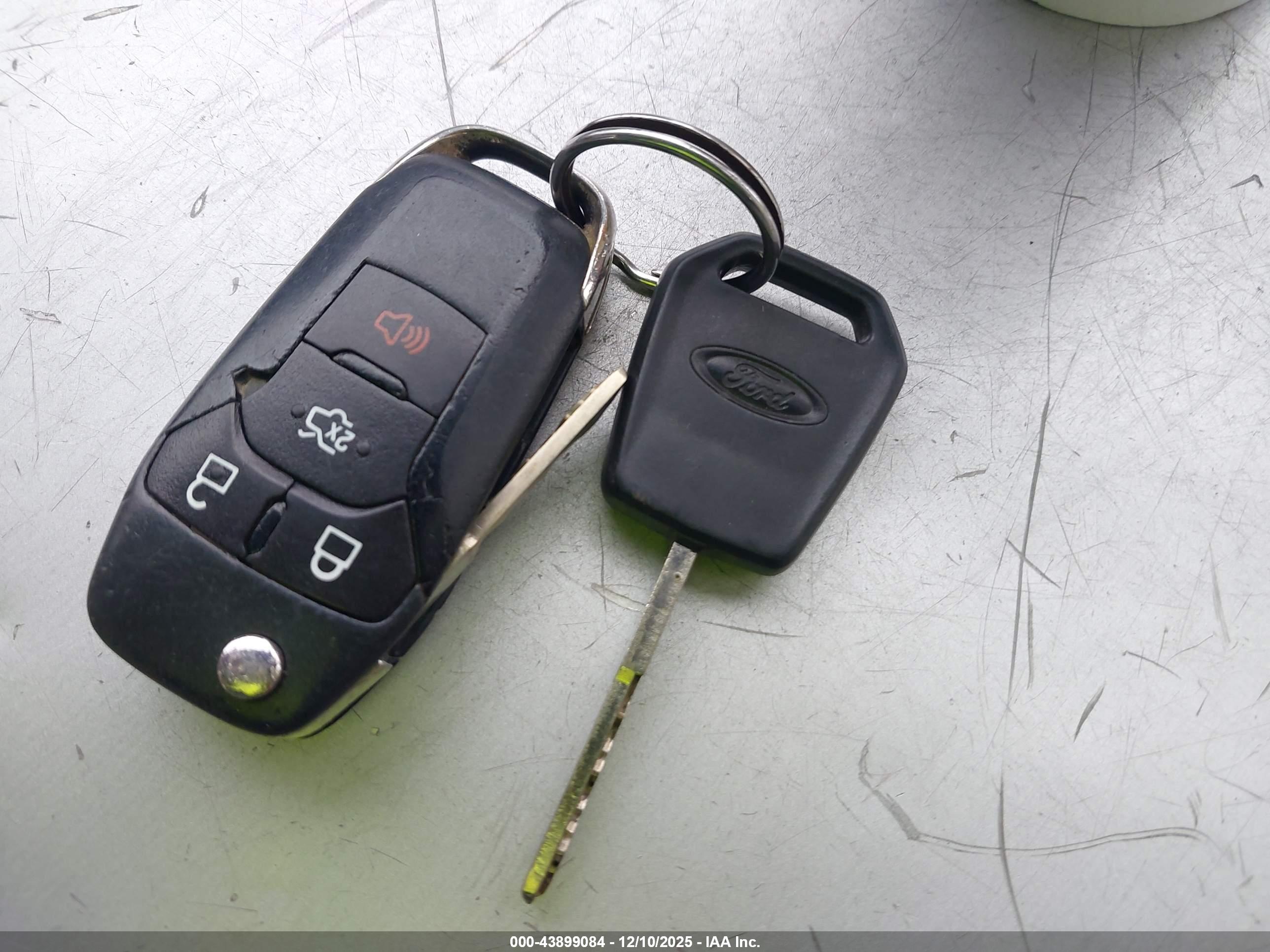 FORD FUSION image 11