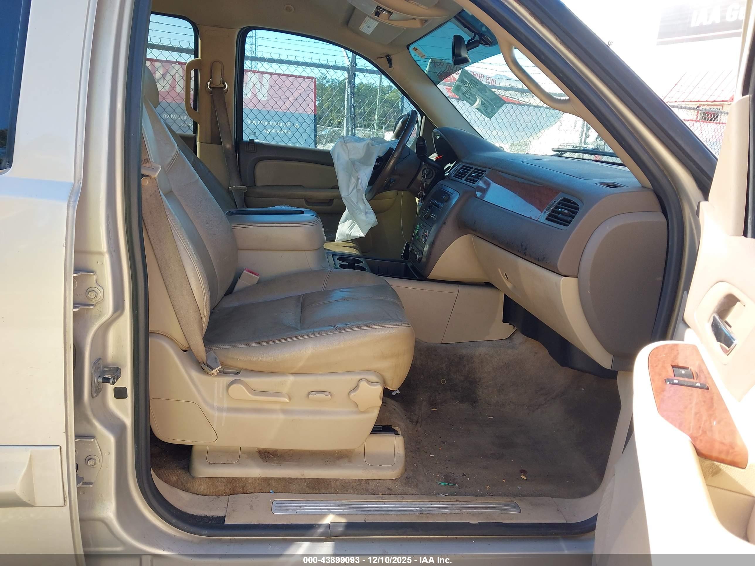 GMC YUKON image 5