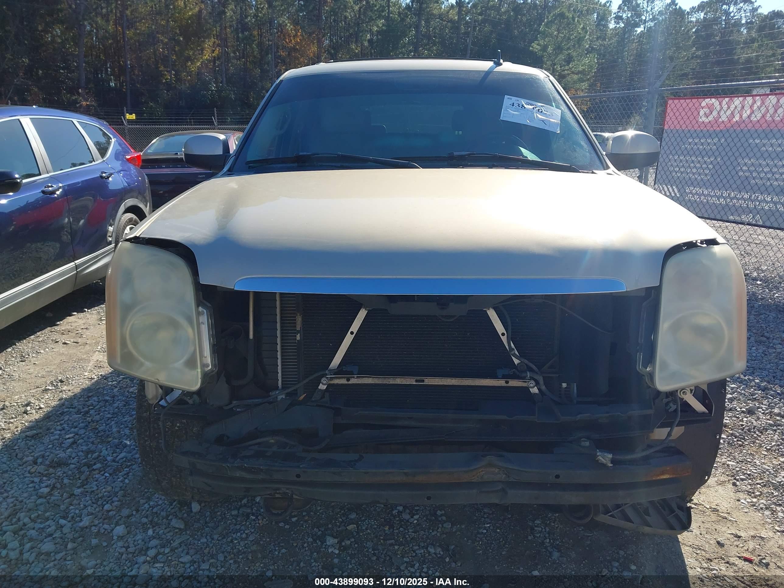GMC YUKON image 6