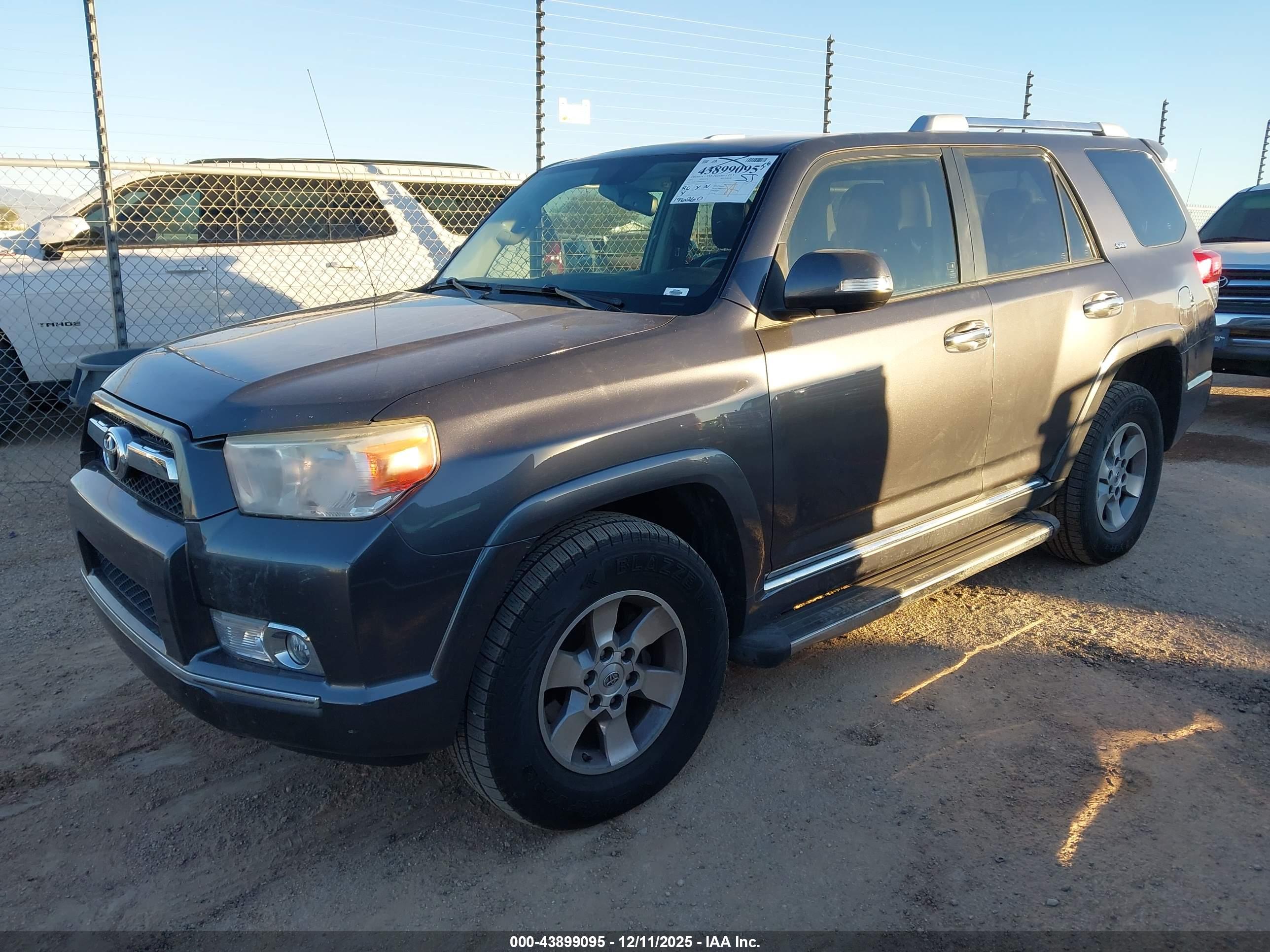 TOYOTA 4RUNNER image 2