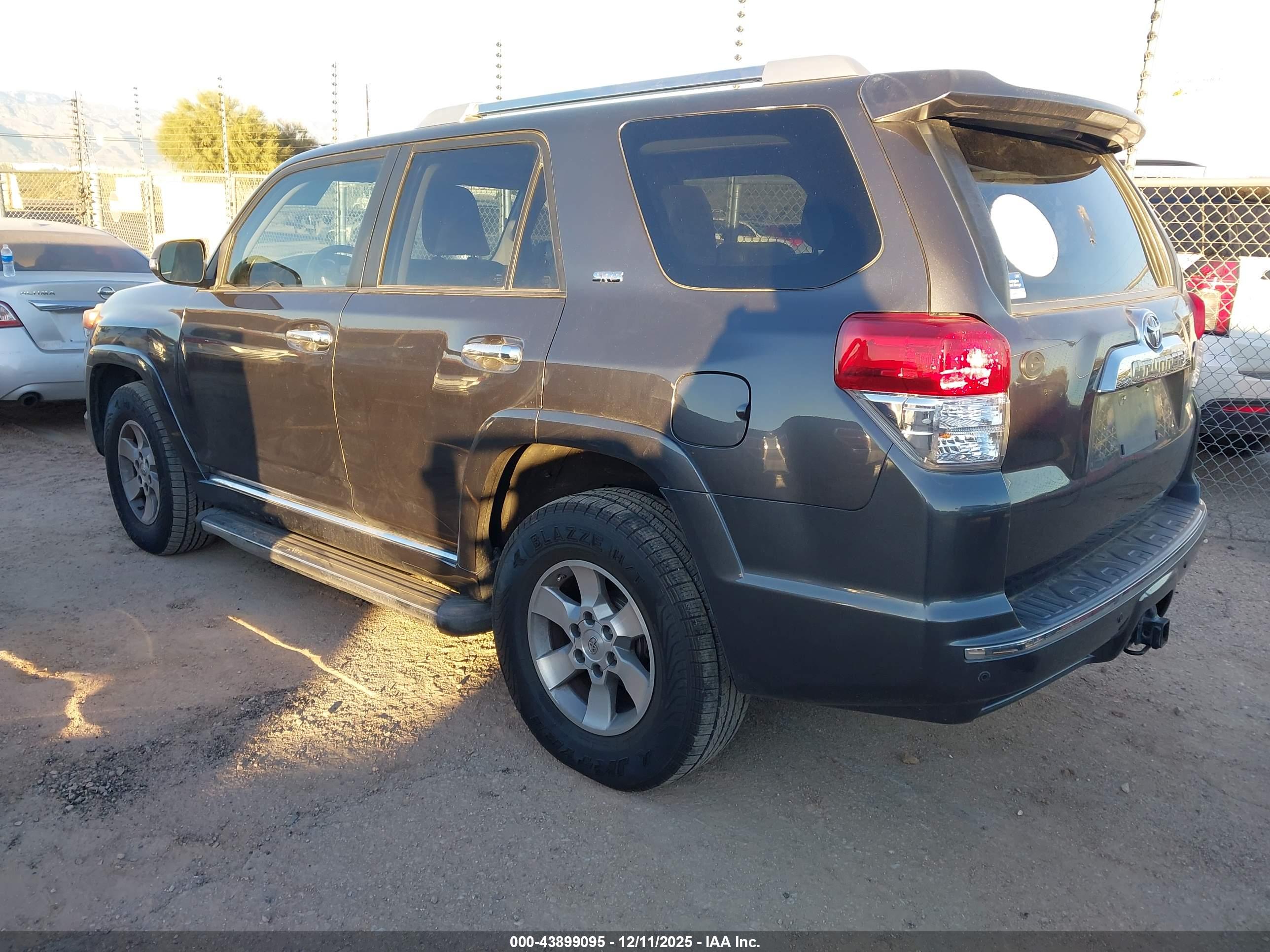 TOYOTA 4RUNNER image 3