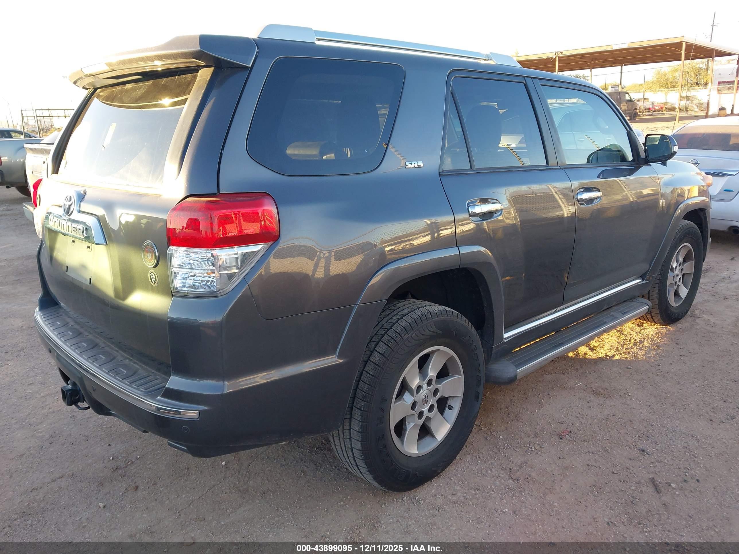 TOYOTA 4RUNNER image 4