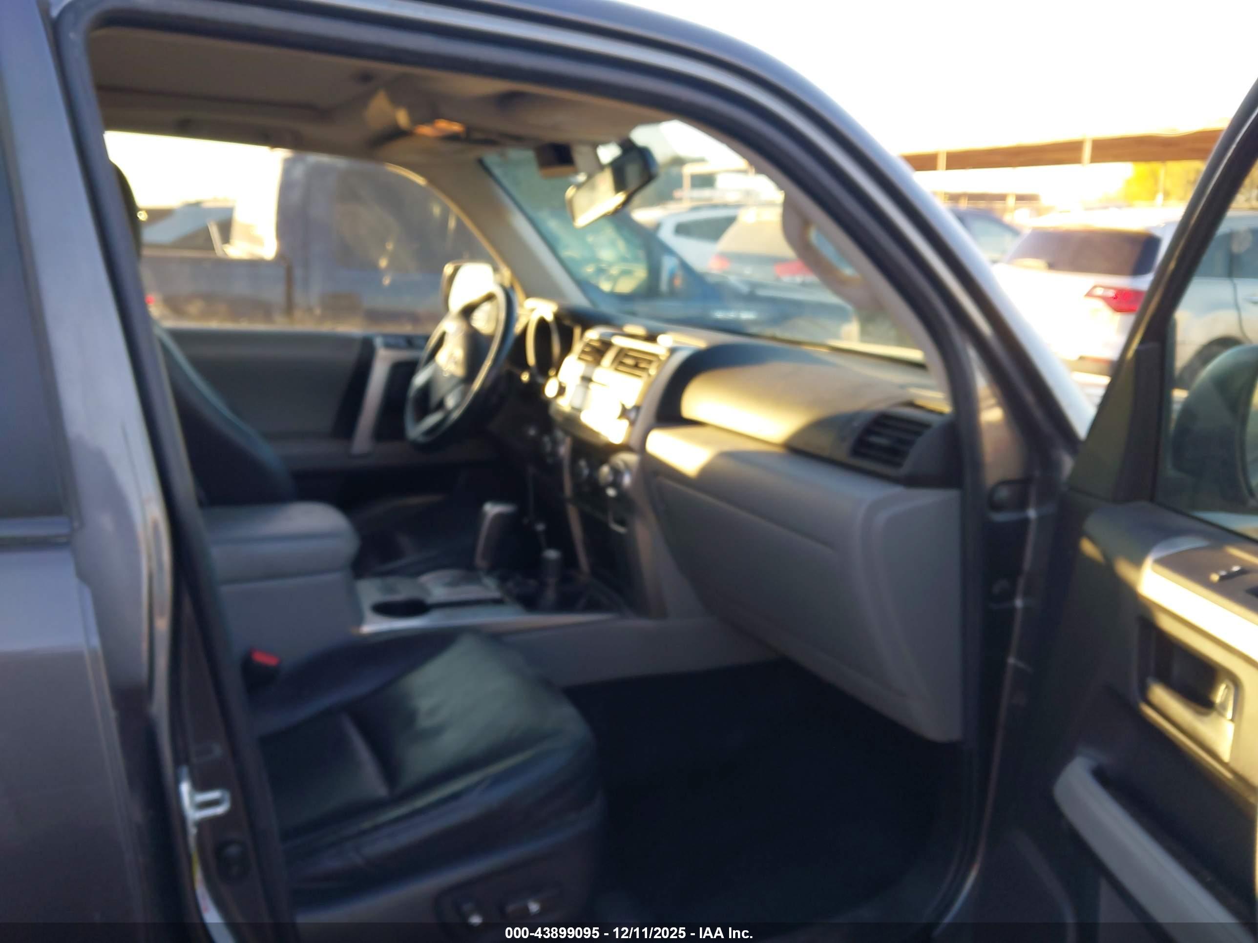 TOYOTA 4RUNNER image 5