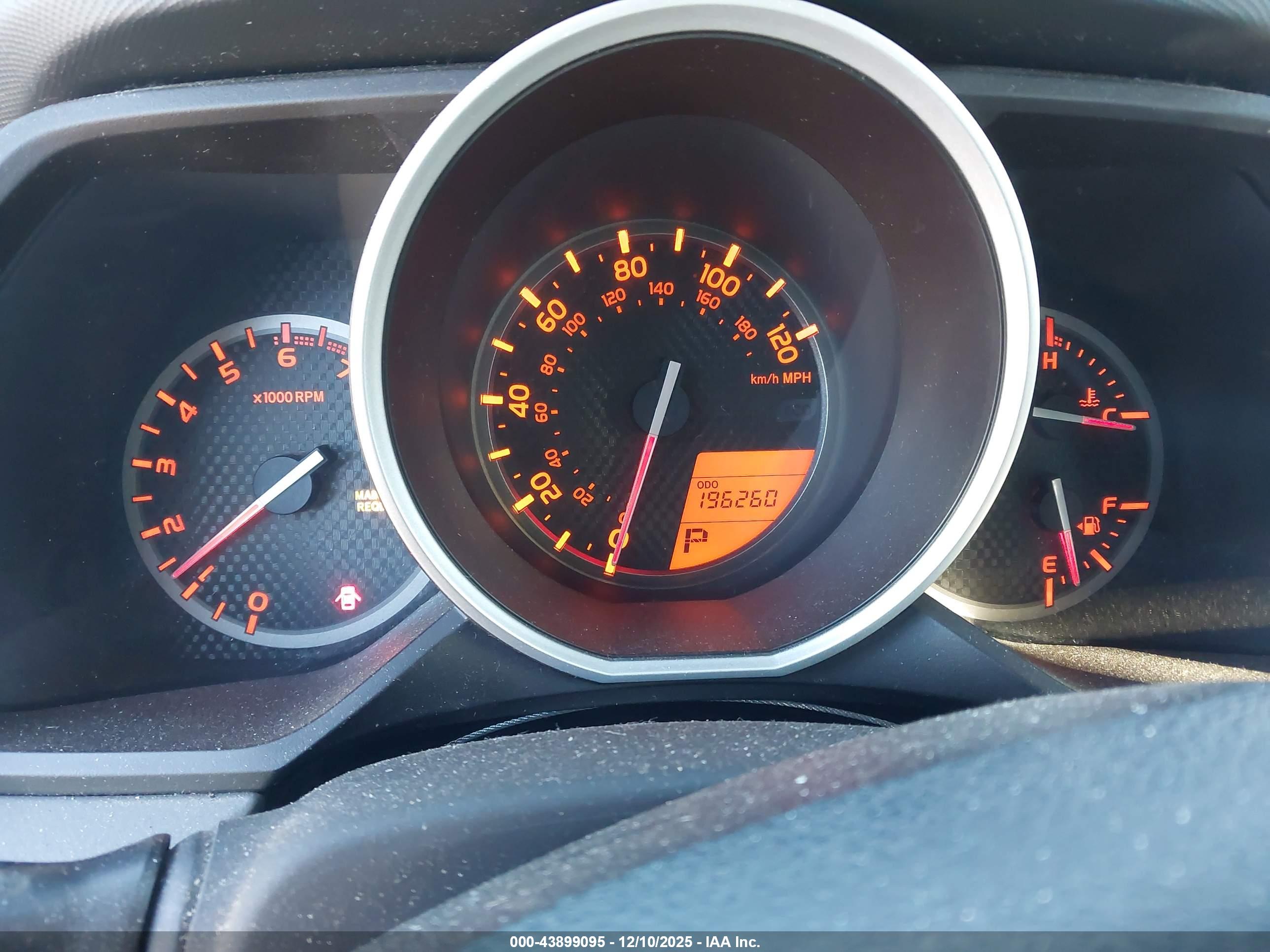 TOYOTA 4RUNNER image 7