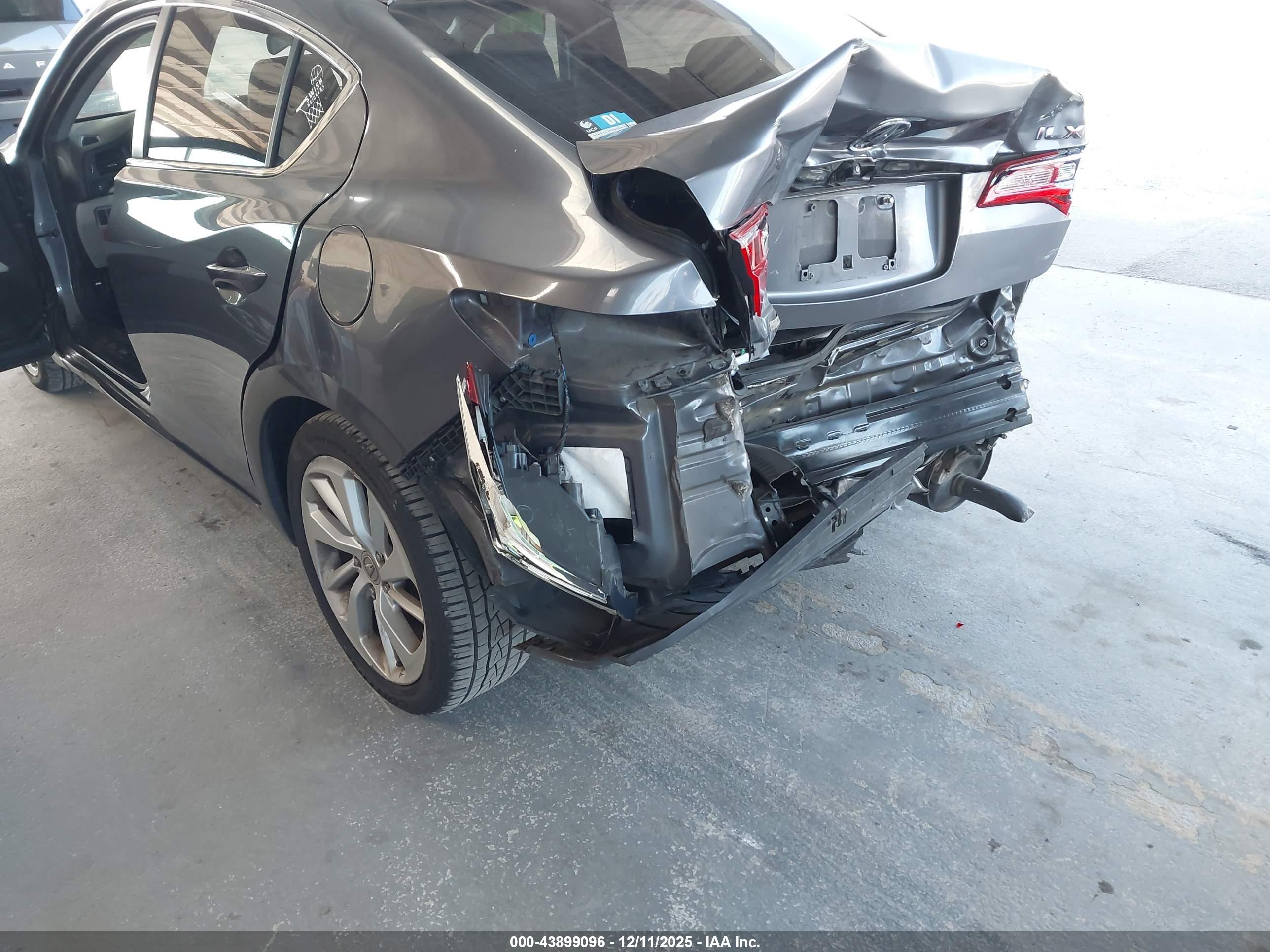 ACURA ILX image 6