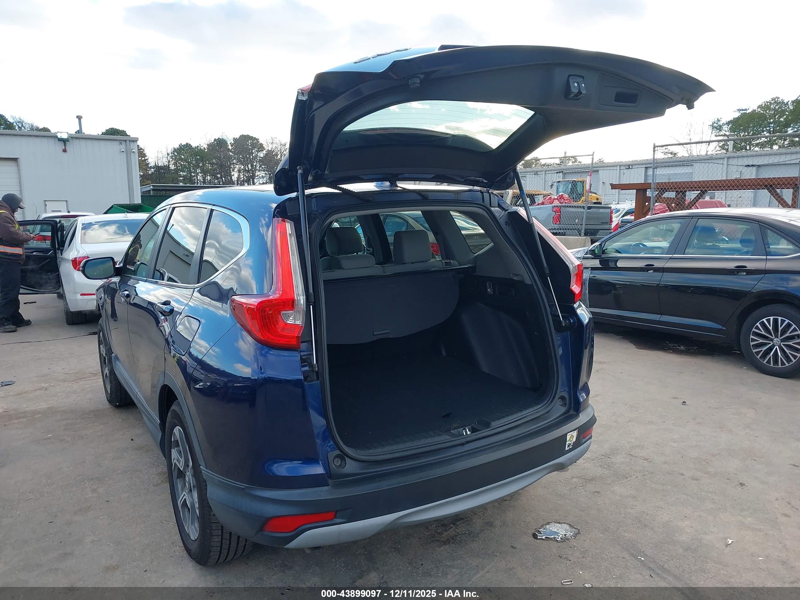 HONDA CR-V image 3