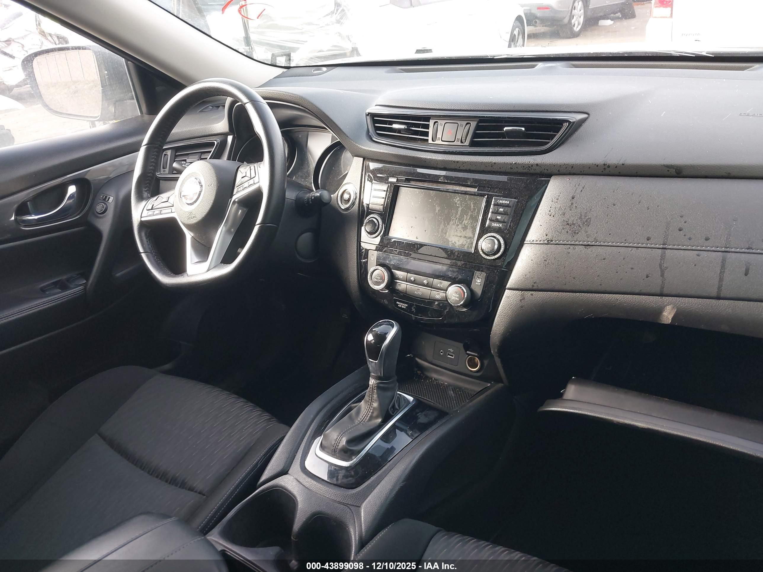 NISSAN ROGUE image 5