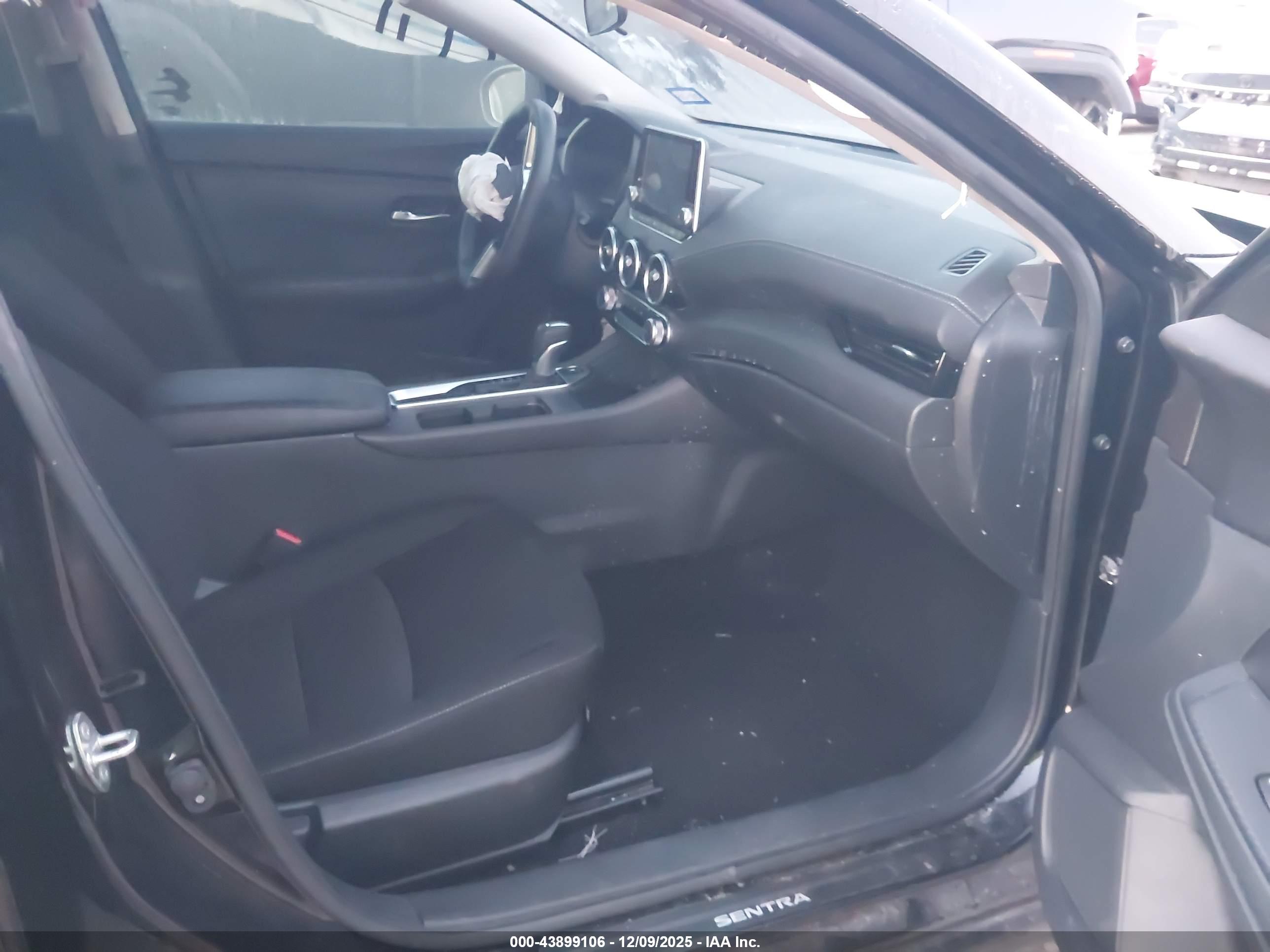 NISSAN SENTRA image 5