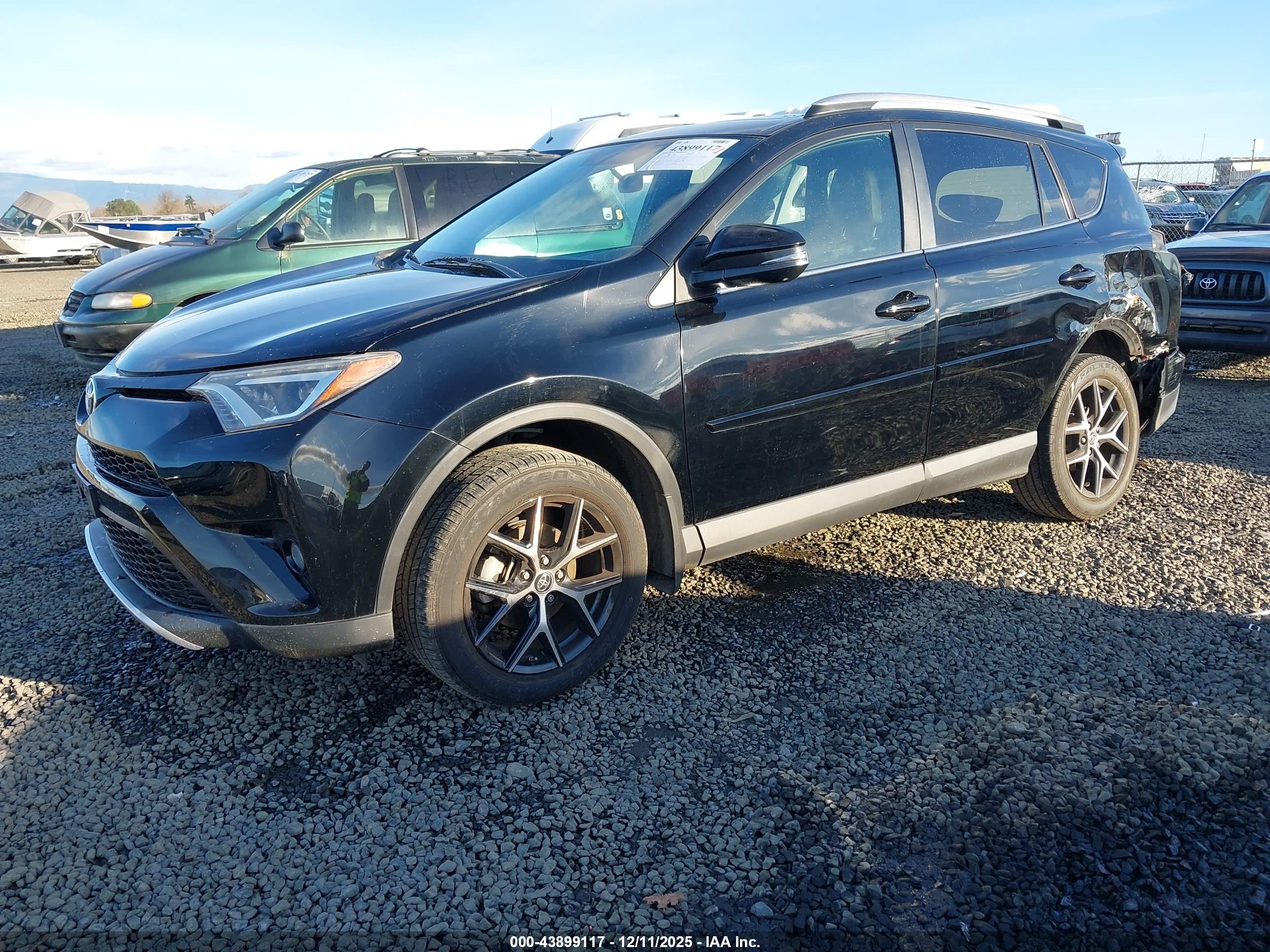 TOYOTA RAV4 image 2