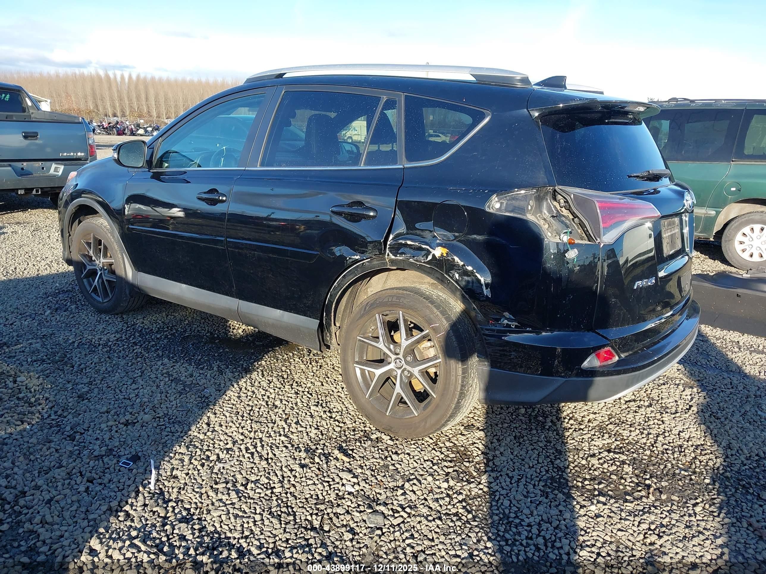 TOYOTA RAV4 image 3