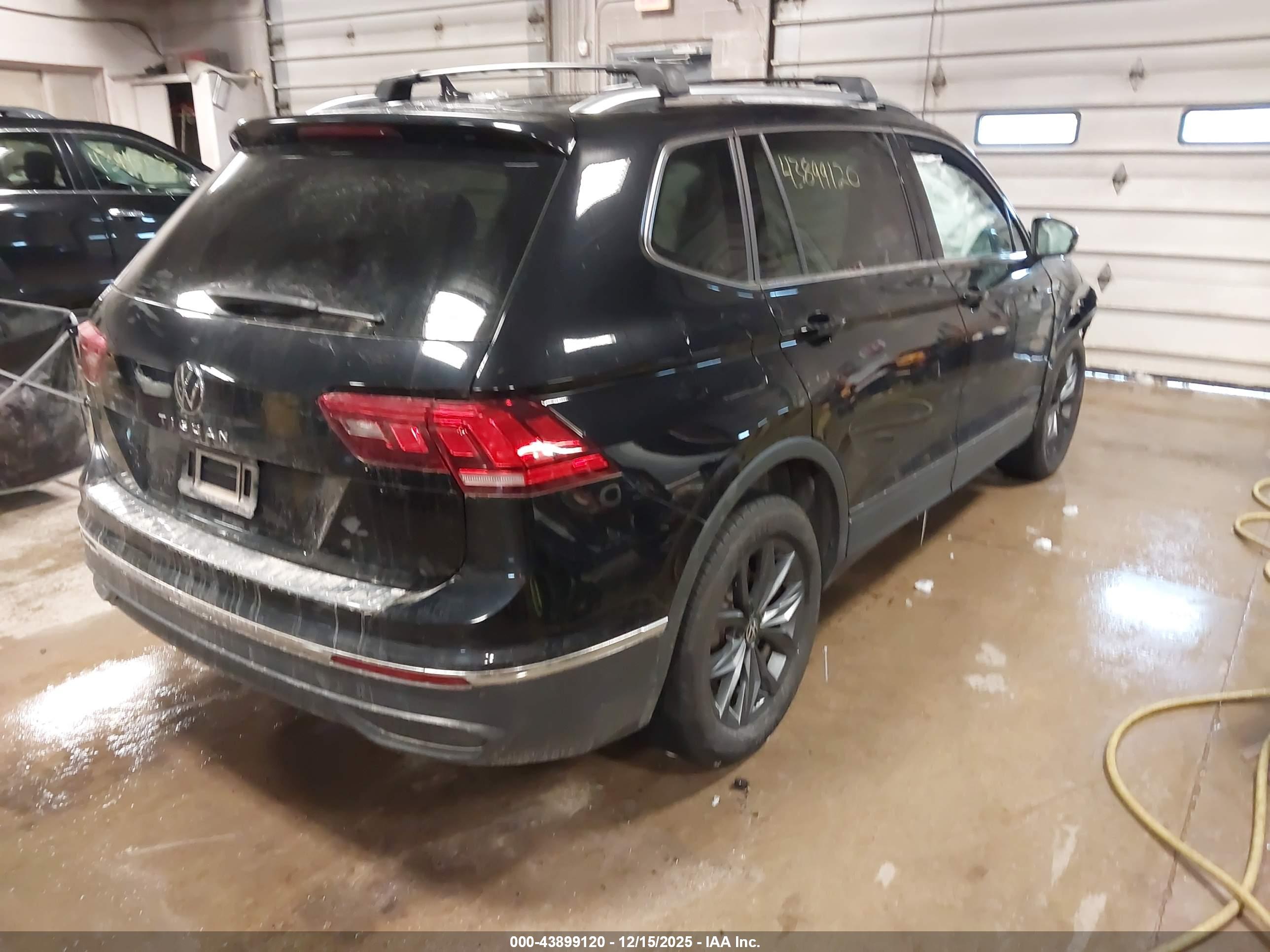 VOLKSWAGEN TIGUAN image 4