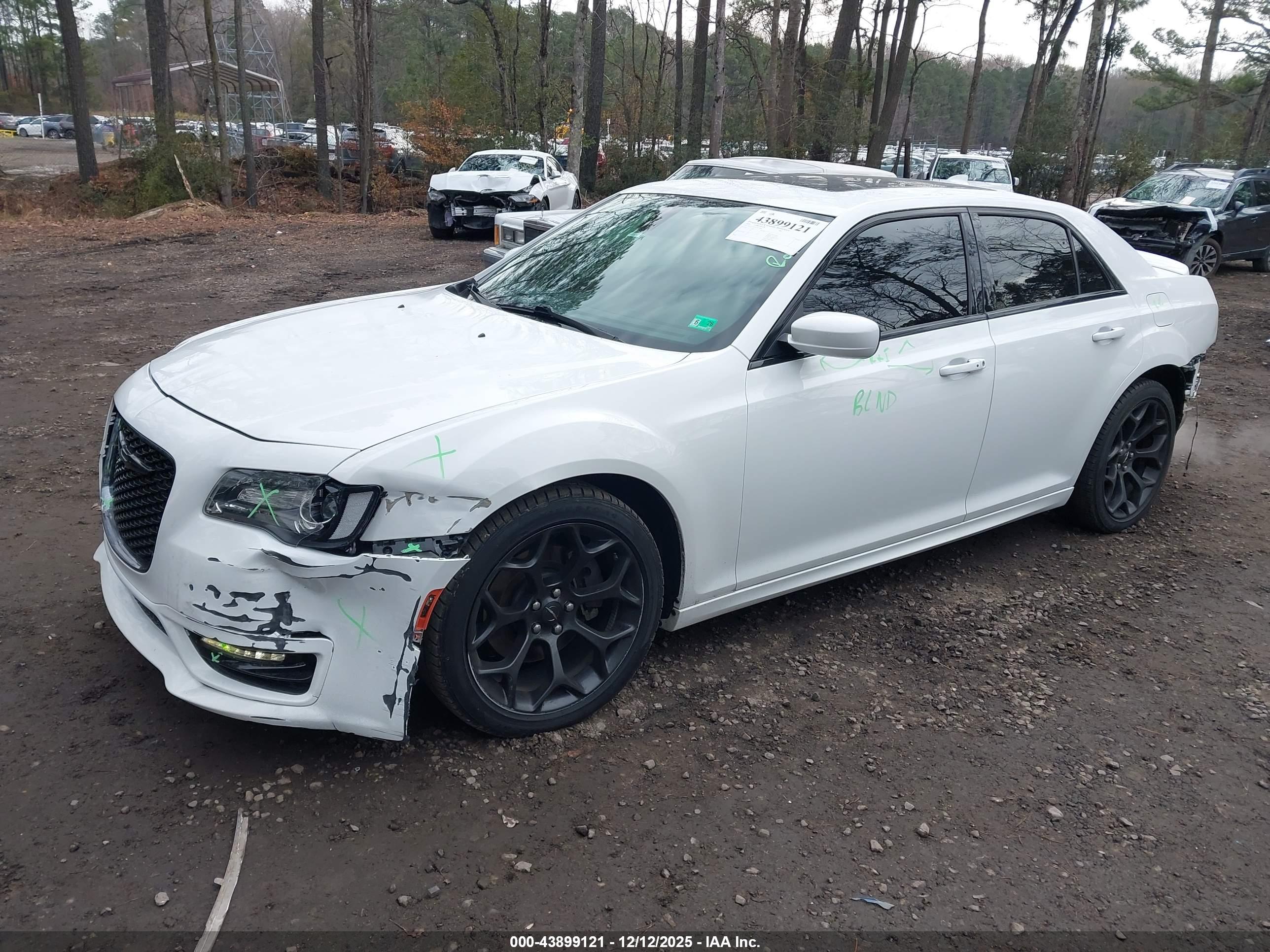 CHRYSLER 300 image 2