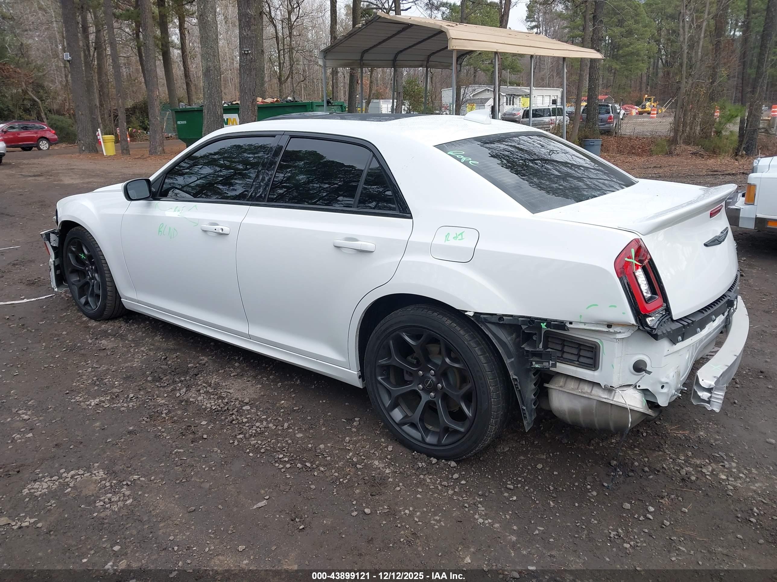 CHRYSLER 300 image 3