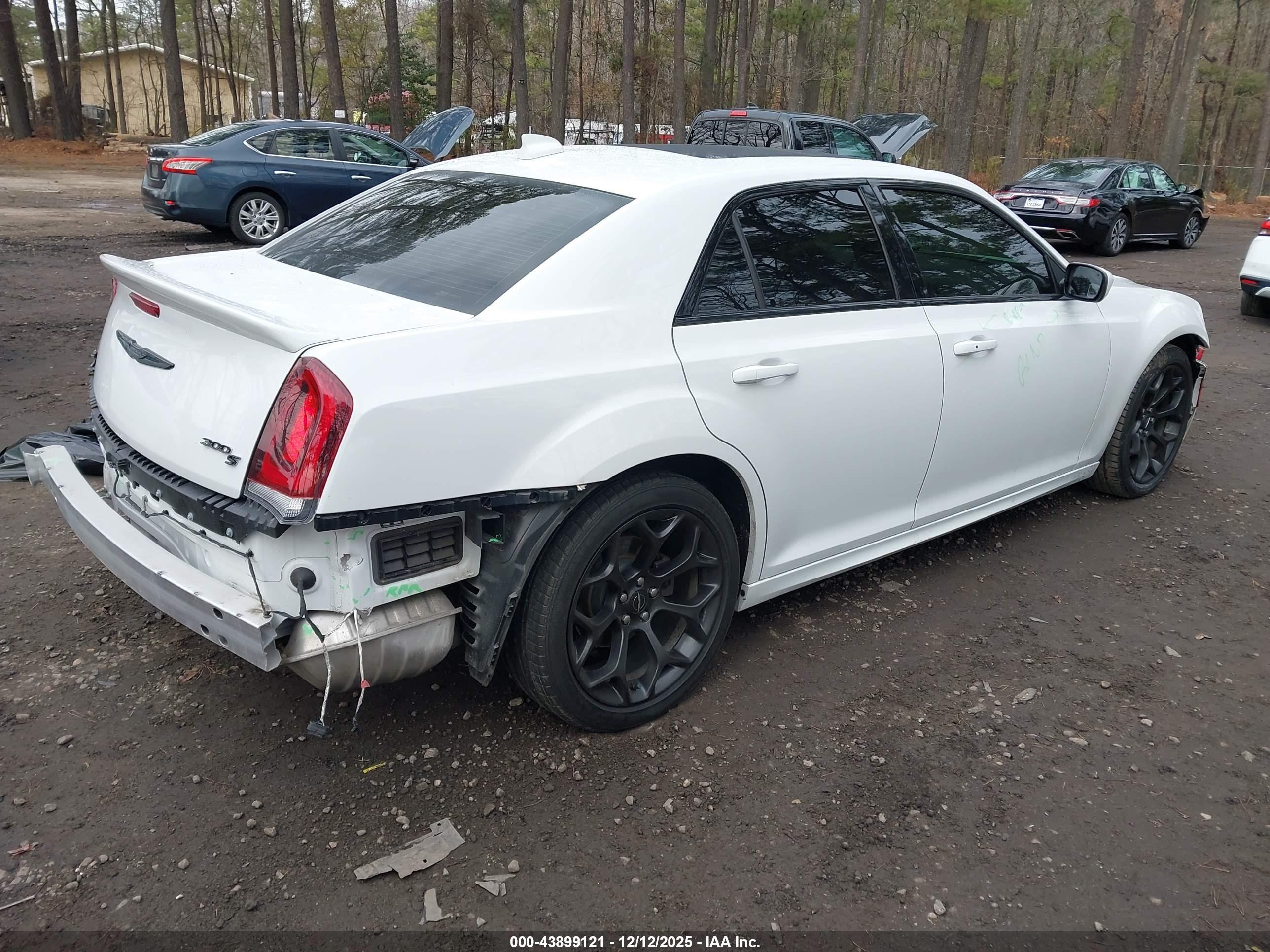 CHRYSLER 300 image 4