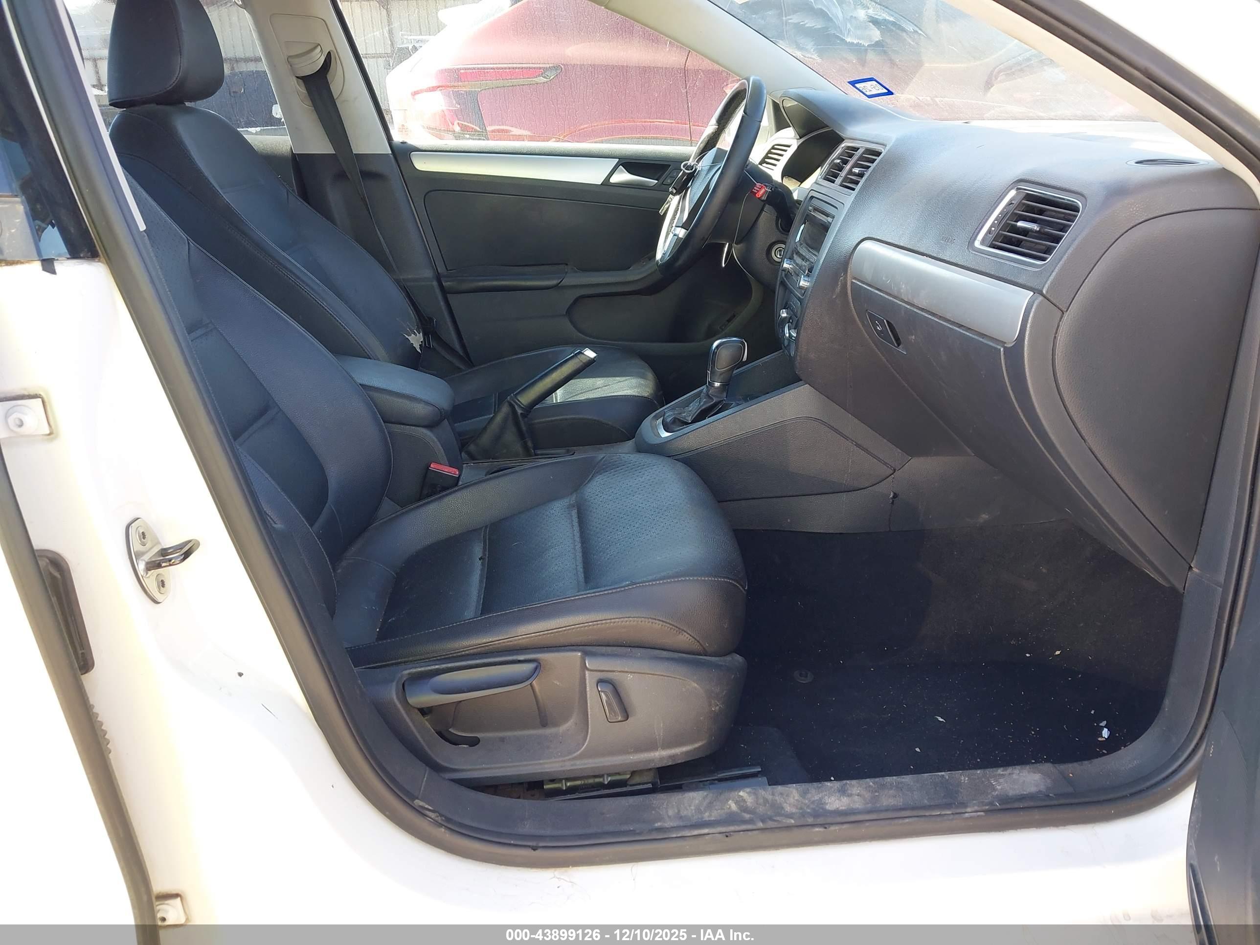 VOLKSWAGEN JETTA image 5