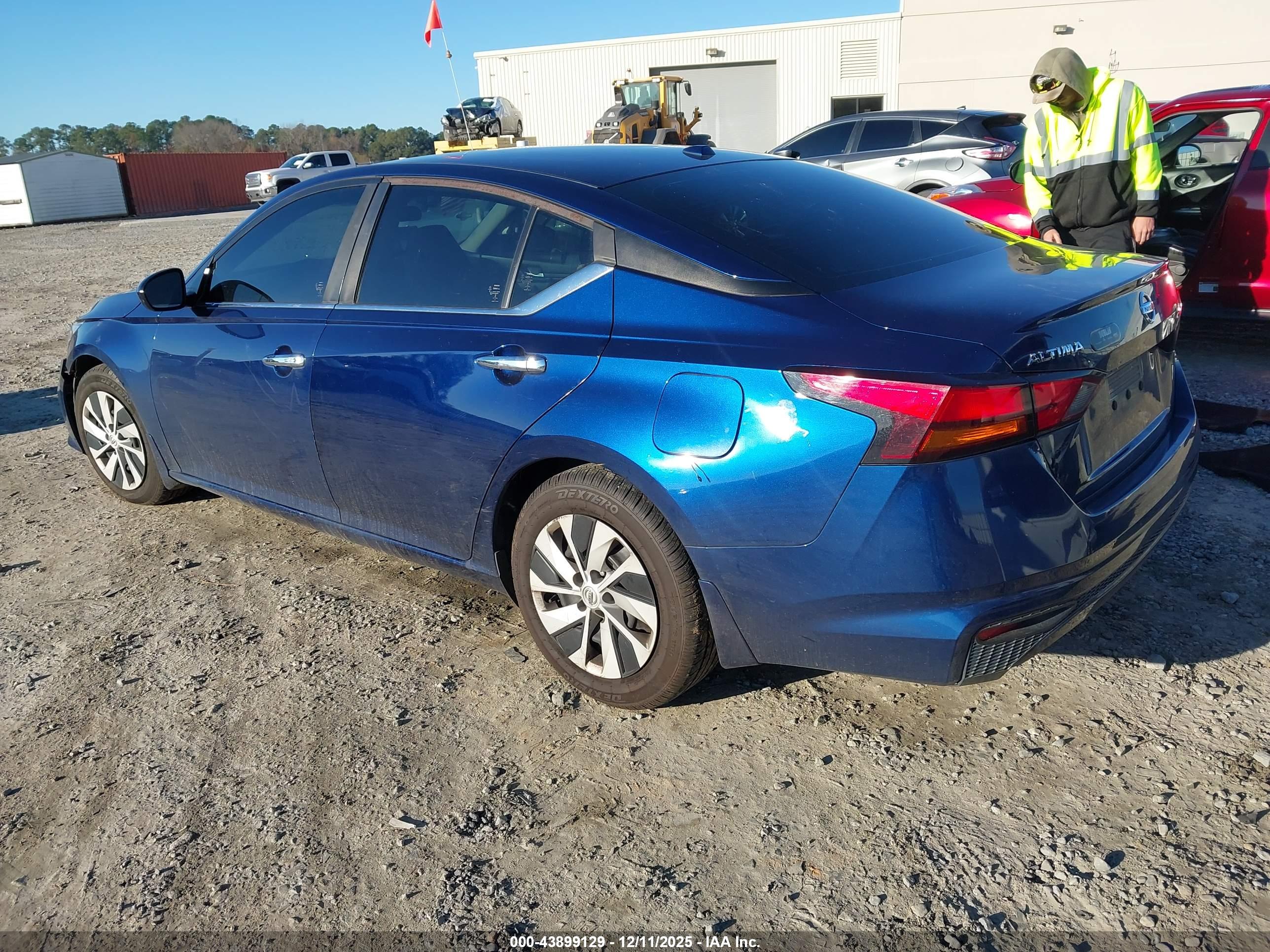 NISSAN ALTIMA image 3