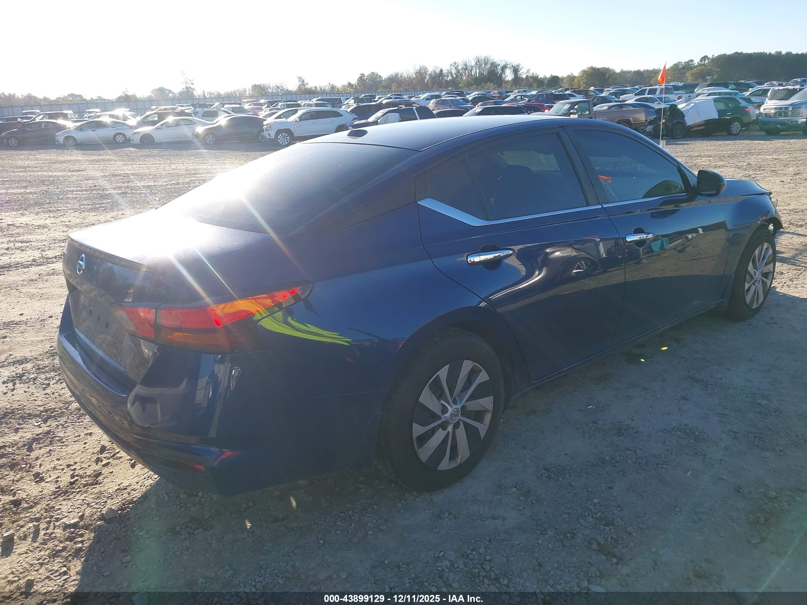 NISSAN ALTIMA image 4