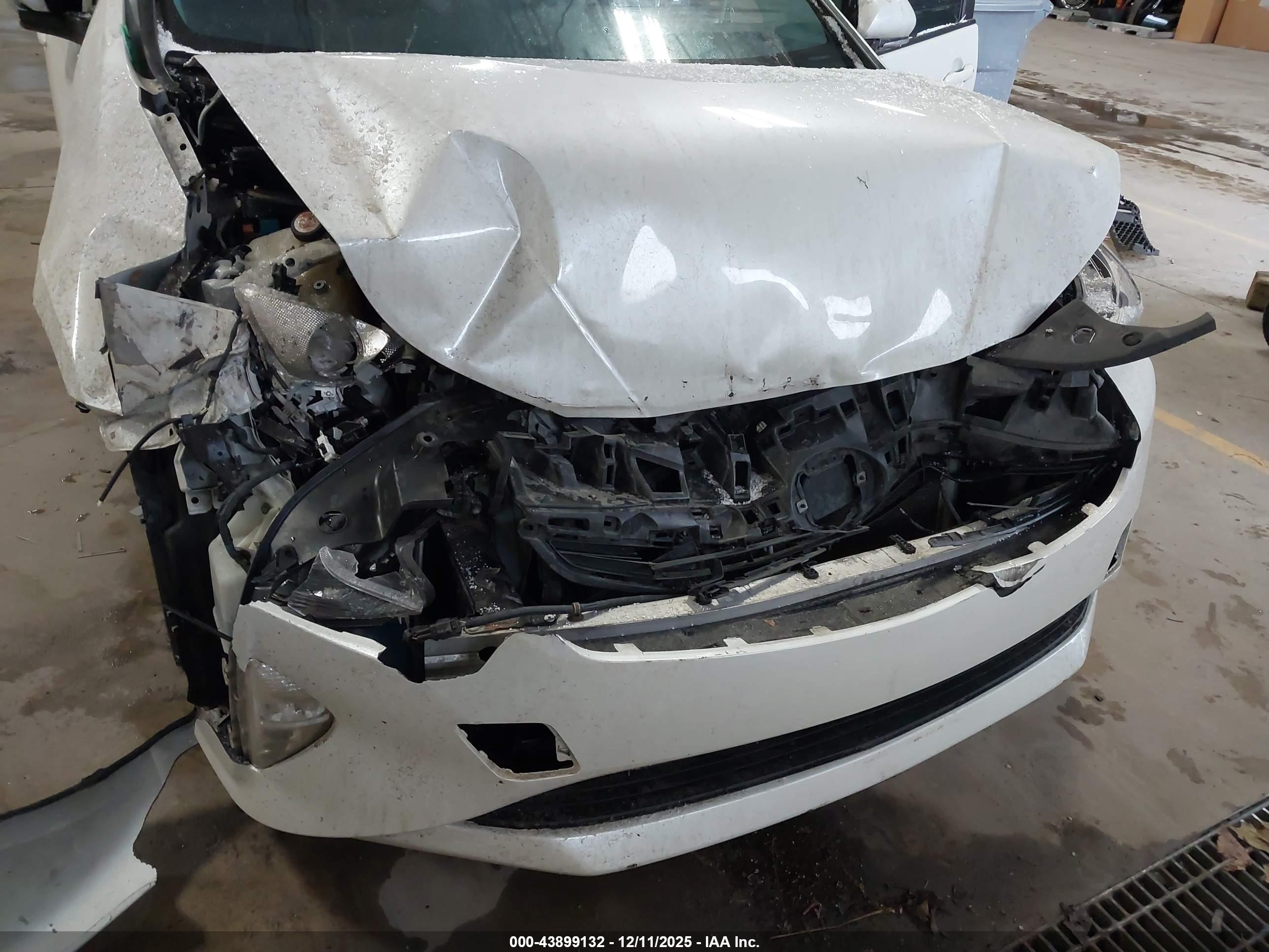 TOYOTA PRIUS image 6