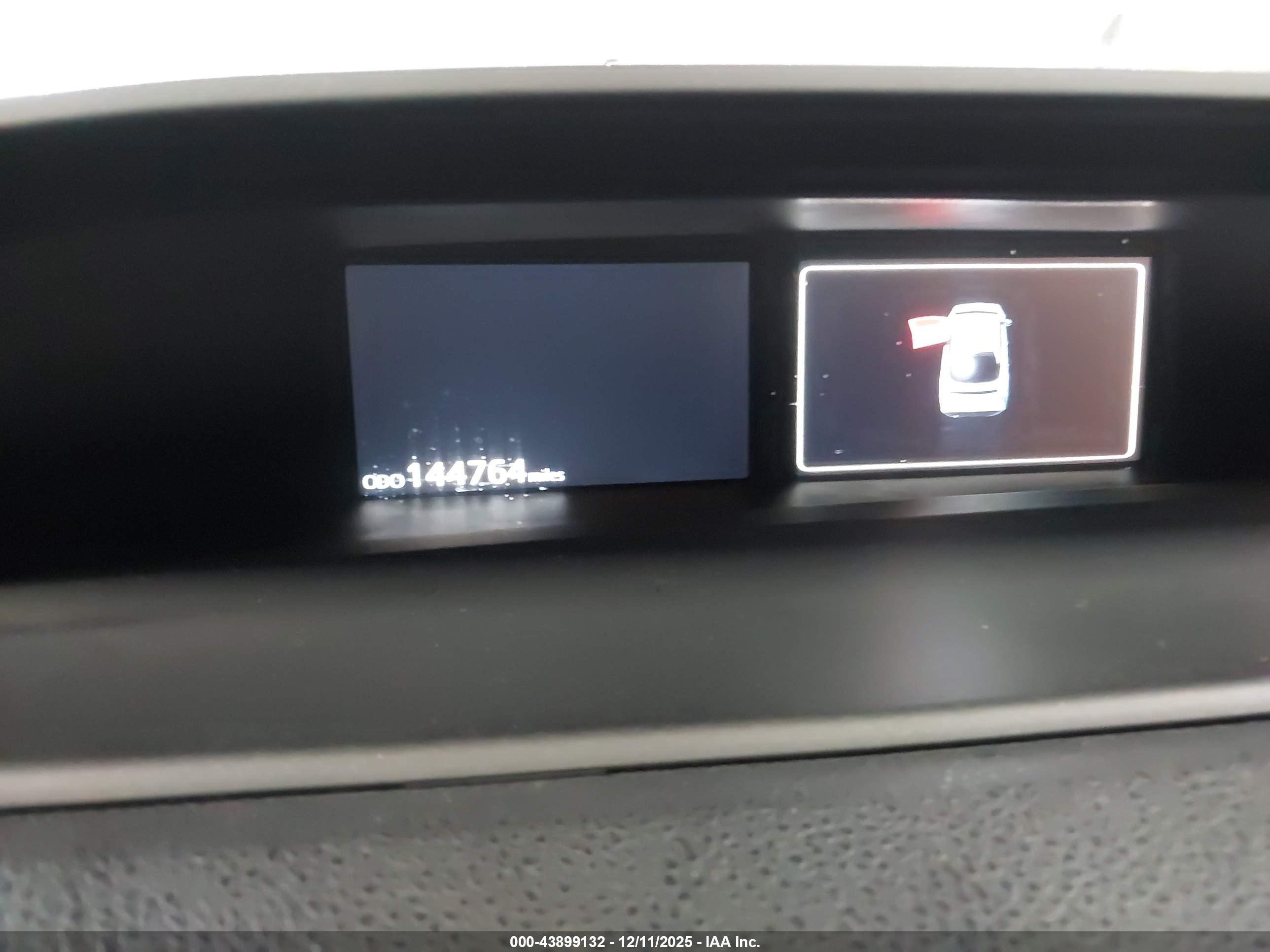 TOYOTA PRIUS image 7