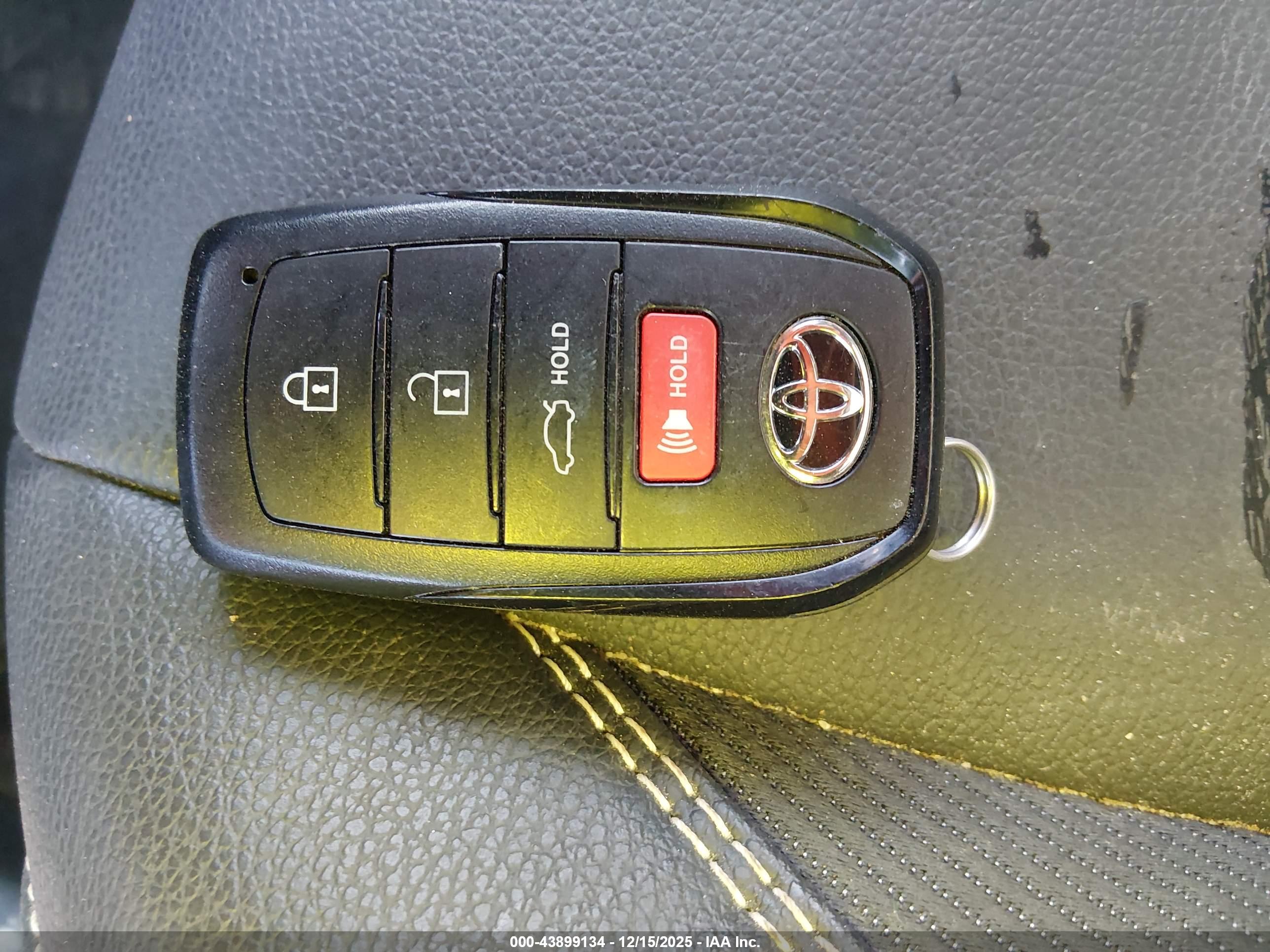 TOYOTA CAMRY image 11