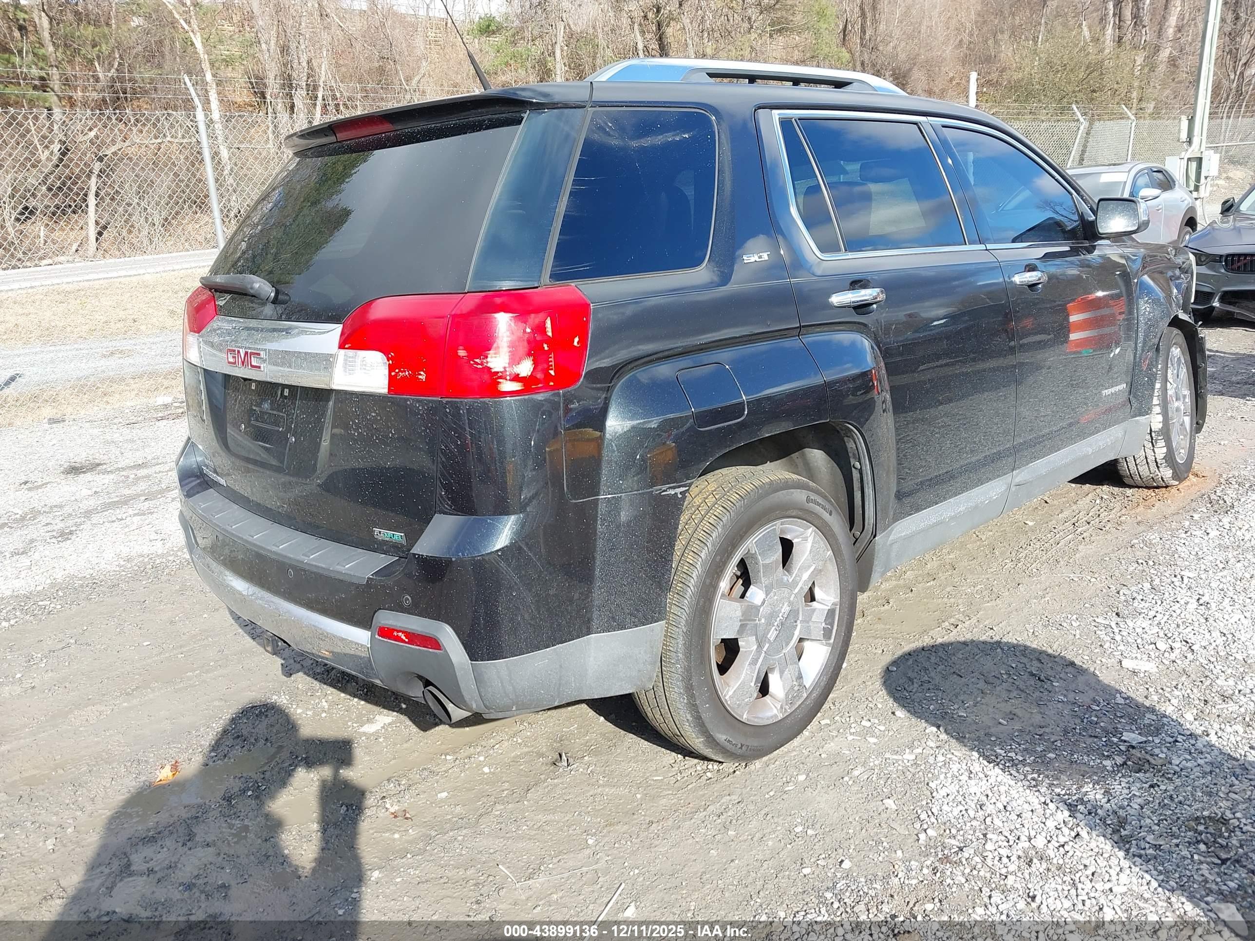 GMC TERRAIN image 4