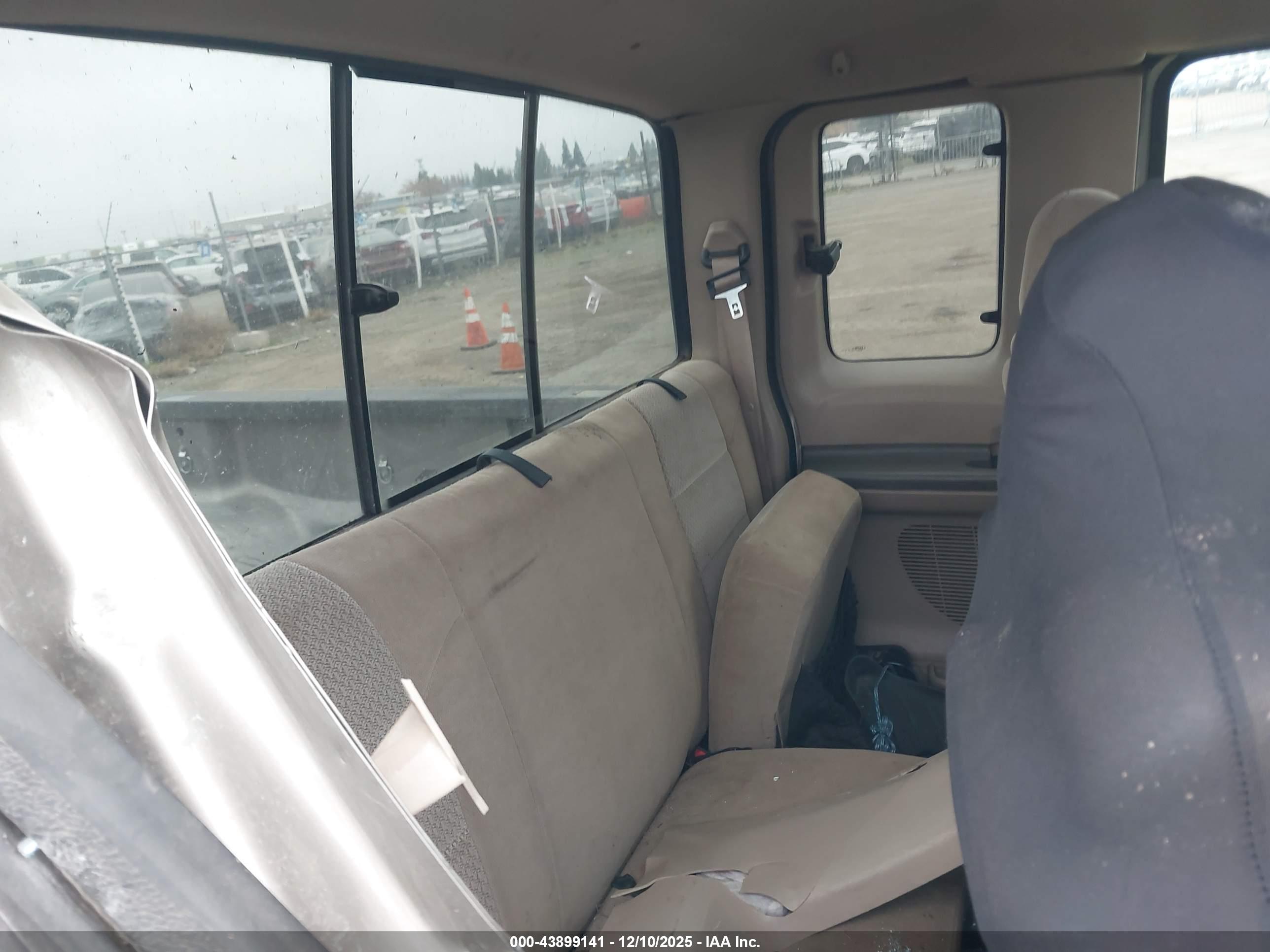 FORD F-350 image 8