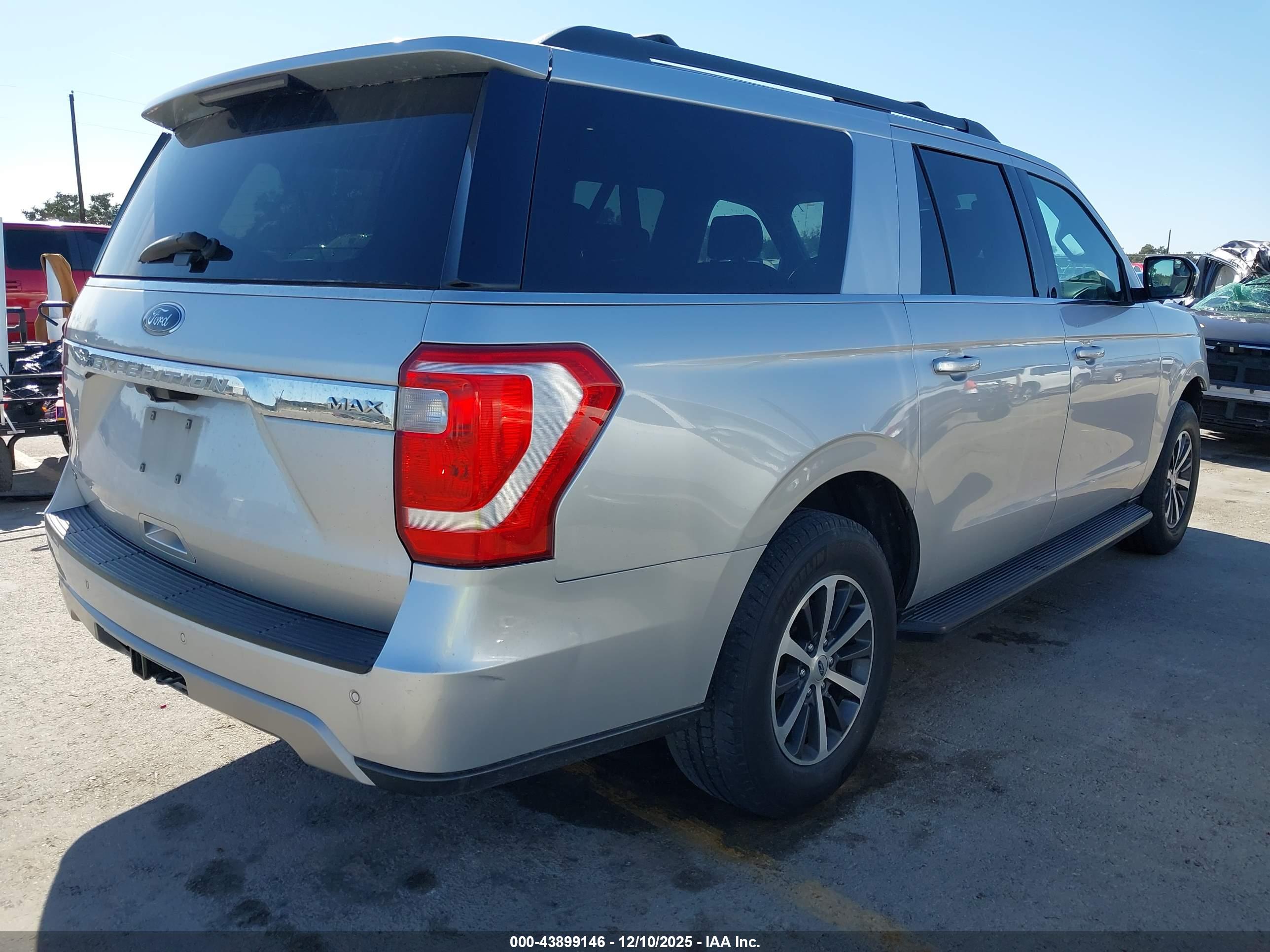 FORD EXPEDITION image 4