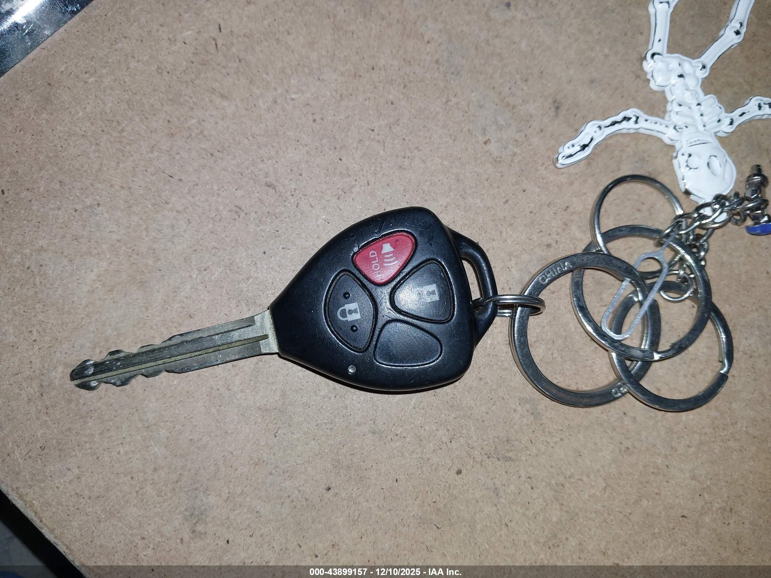 TOYOTA RAV4 image 11