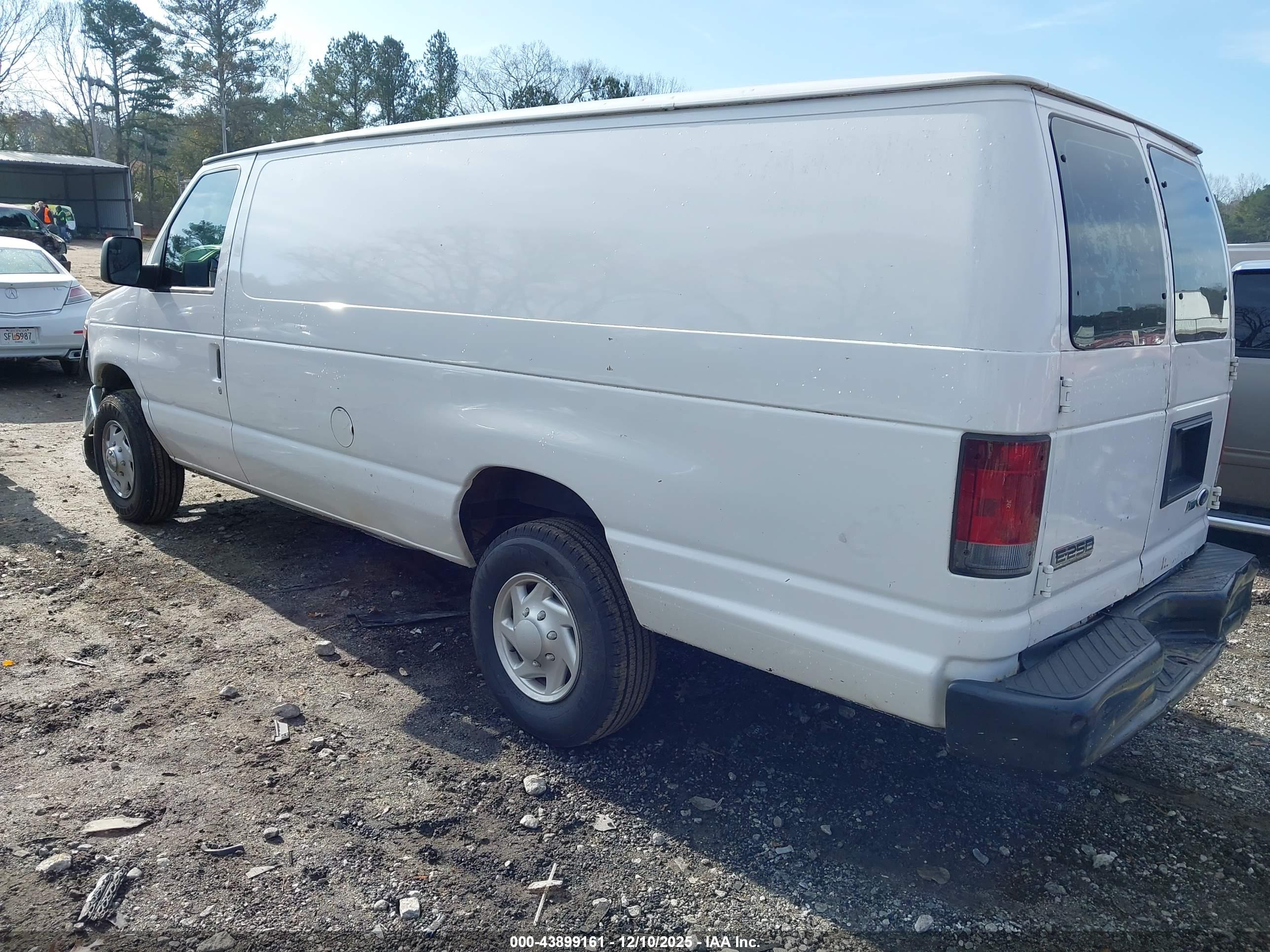 FORD E-250 image 3